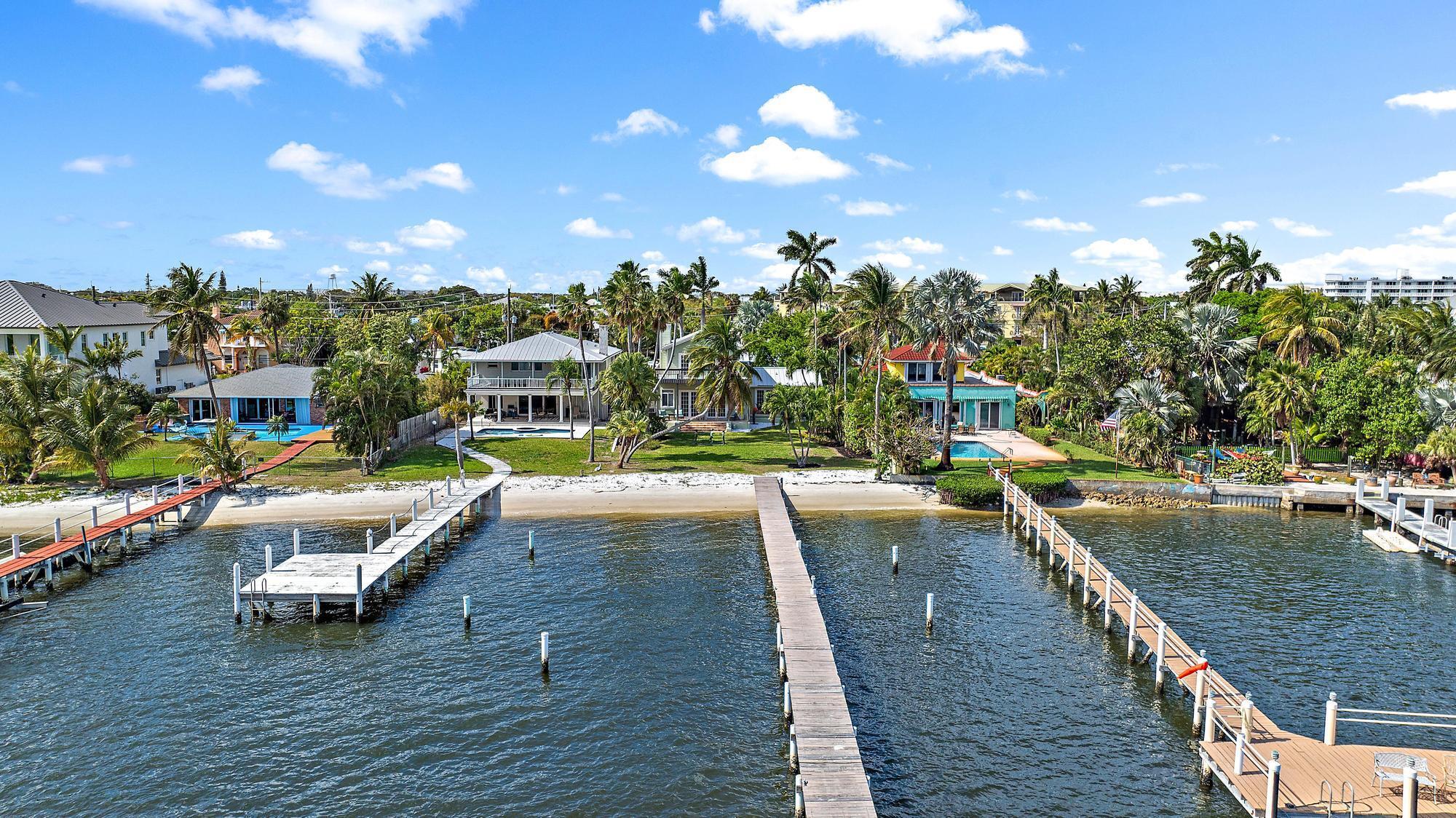 122 S Lake, Lantana FL 33462