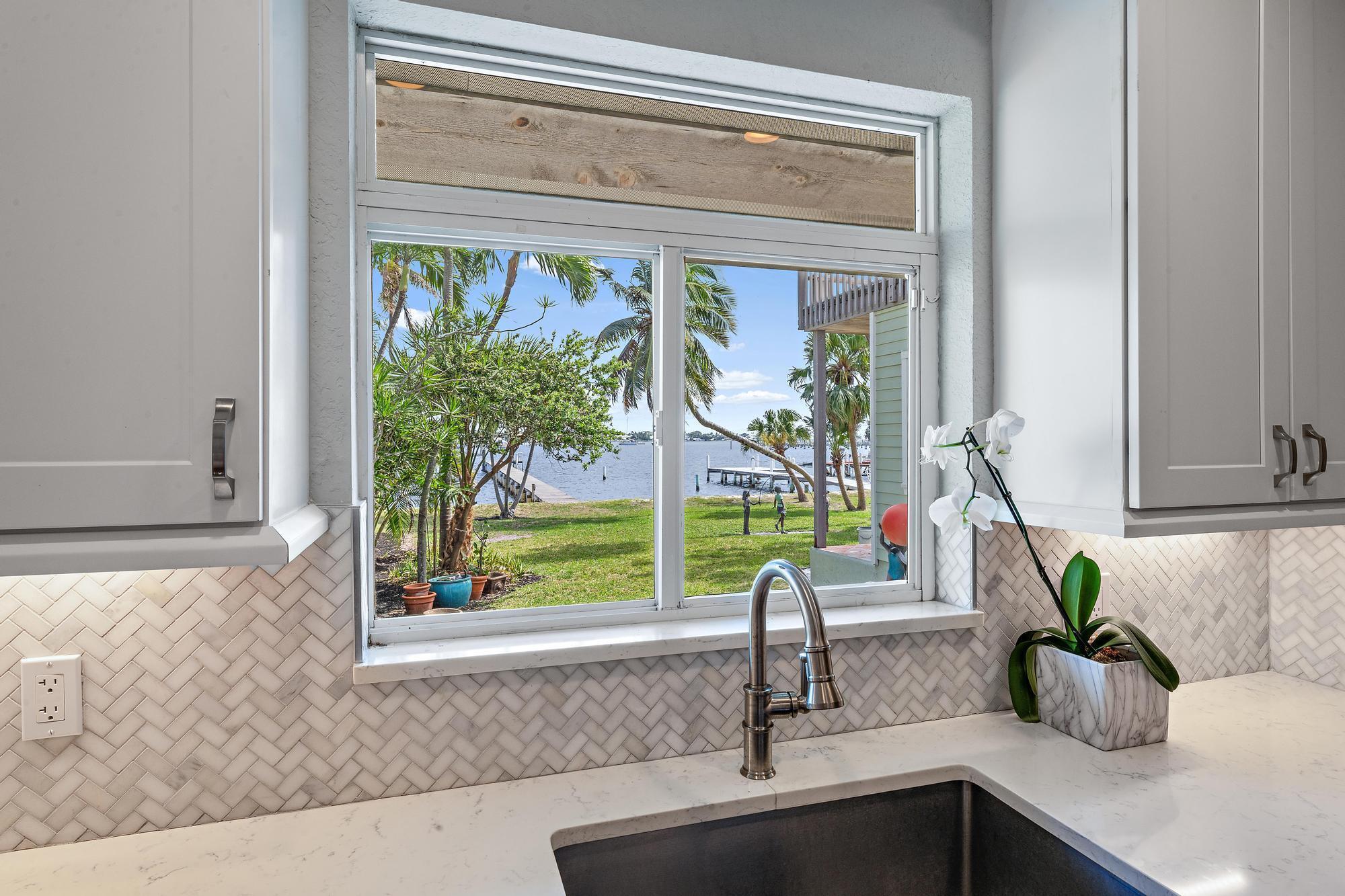 122 S Lake, Lantana FL 33462