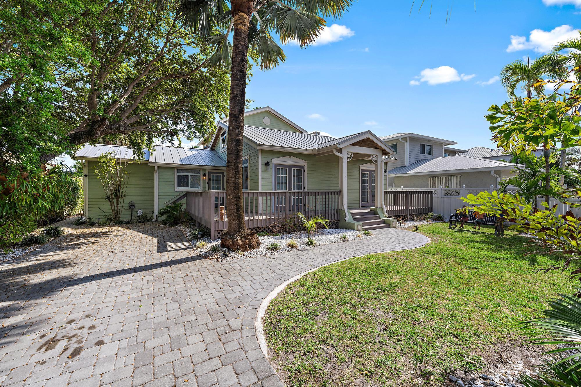122 S Lake, Lantana FL 33462