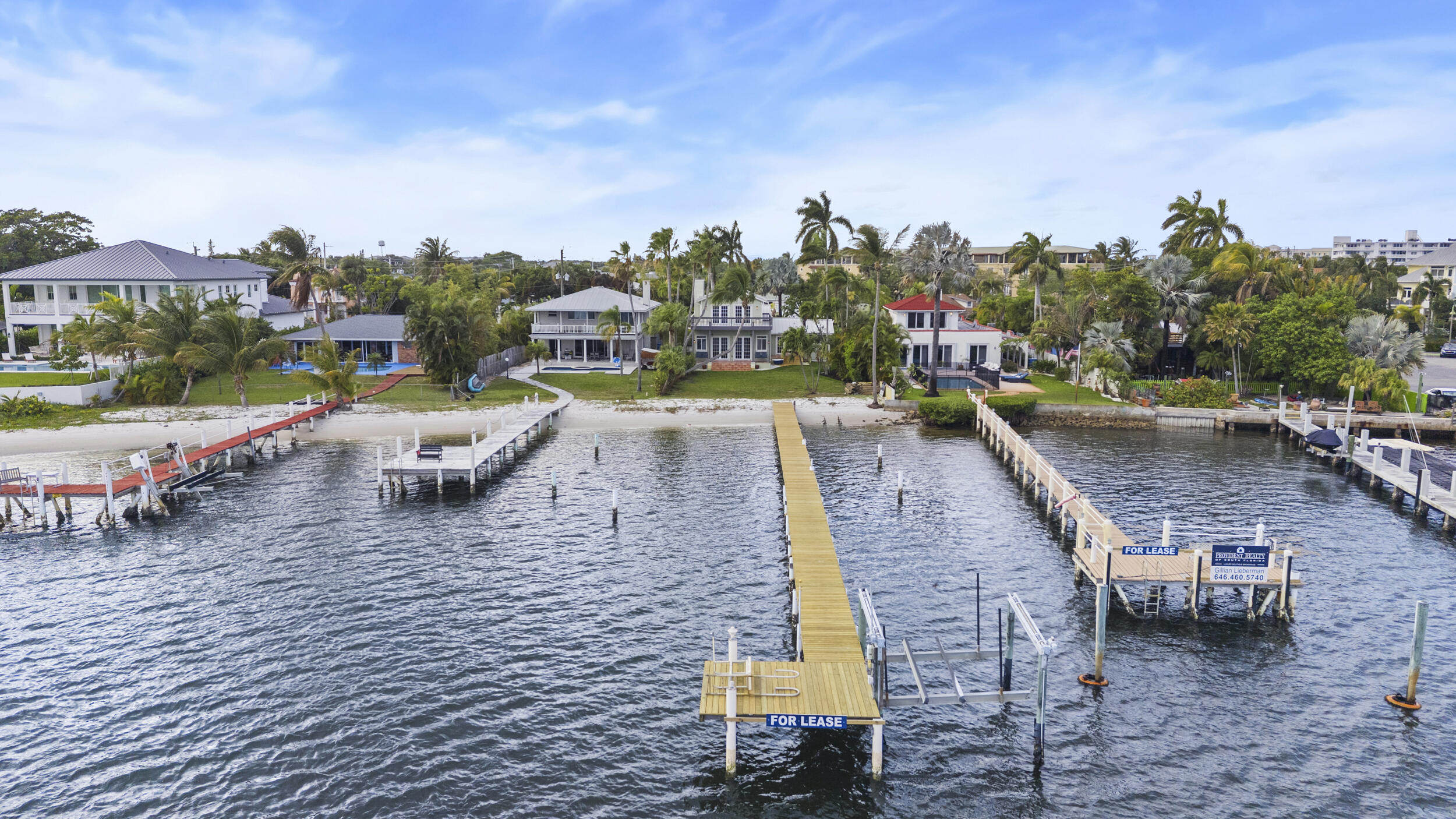 122 S Lake, Lantana FL 33462