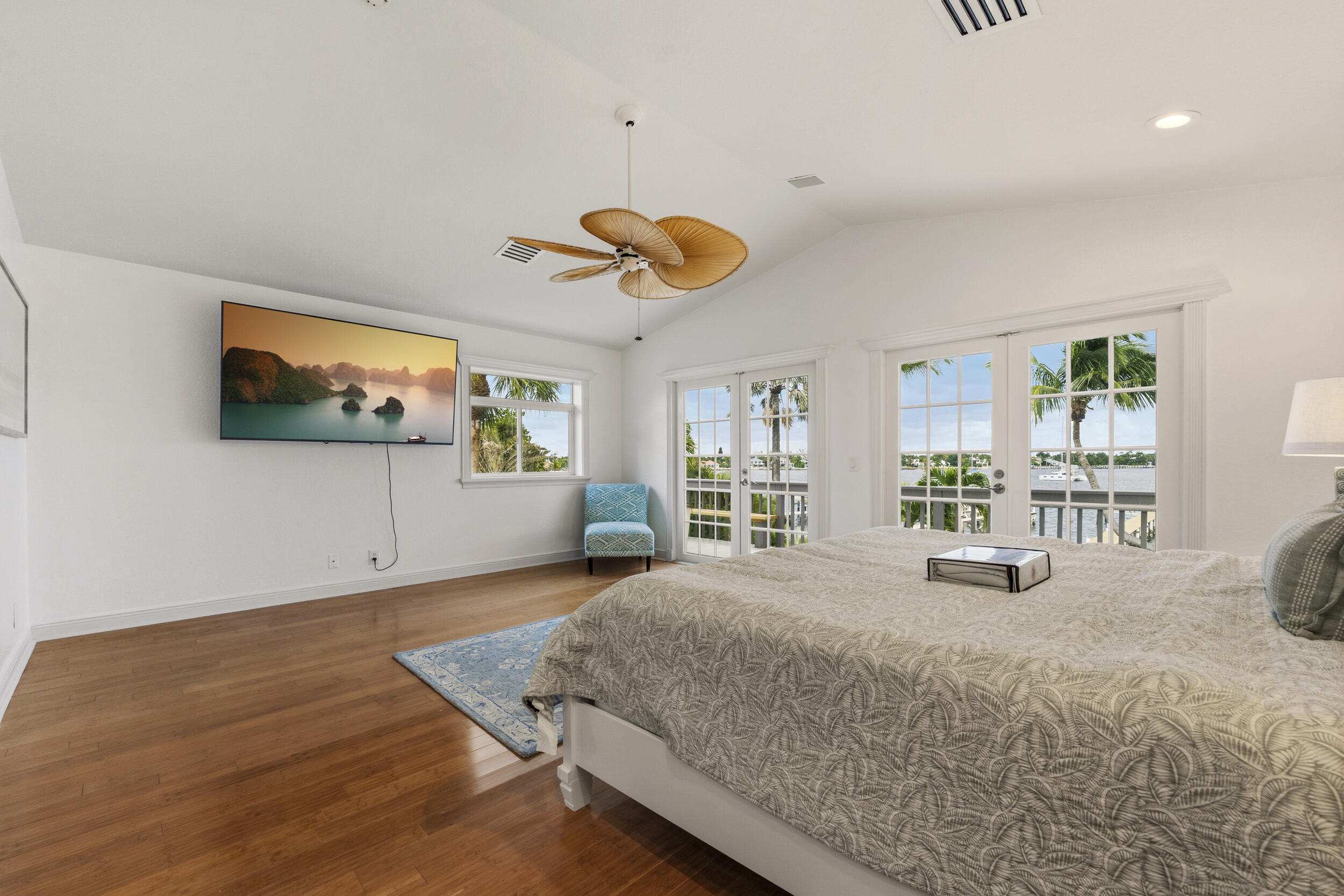 122 S Lake, Lantana FL 33462