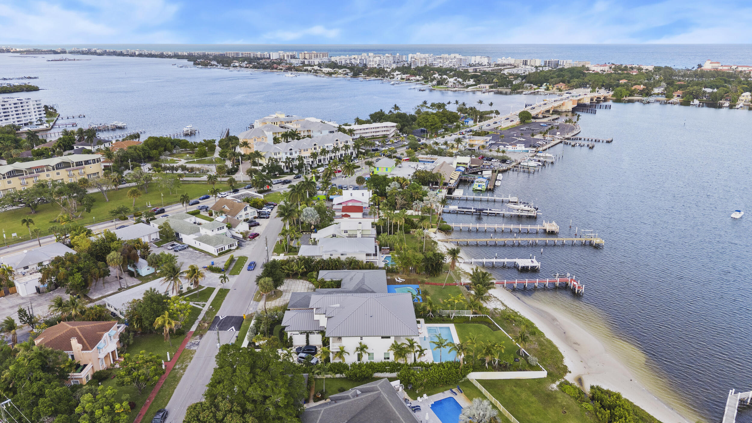 122 S Lake, Lantana FL 33462