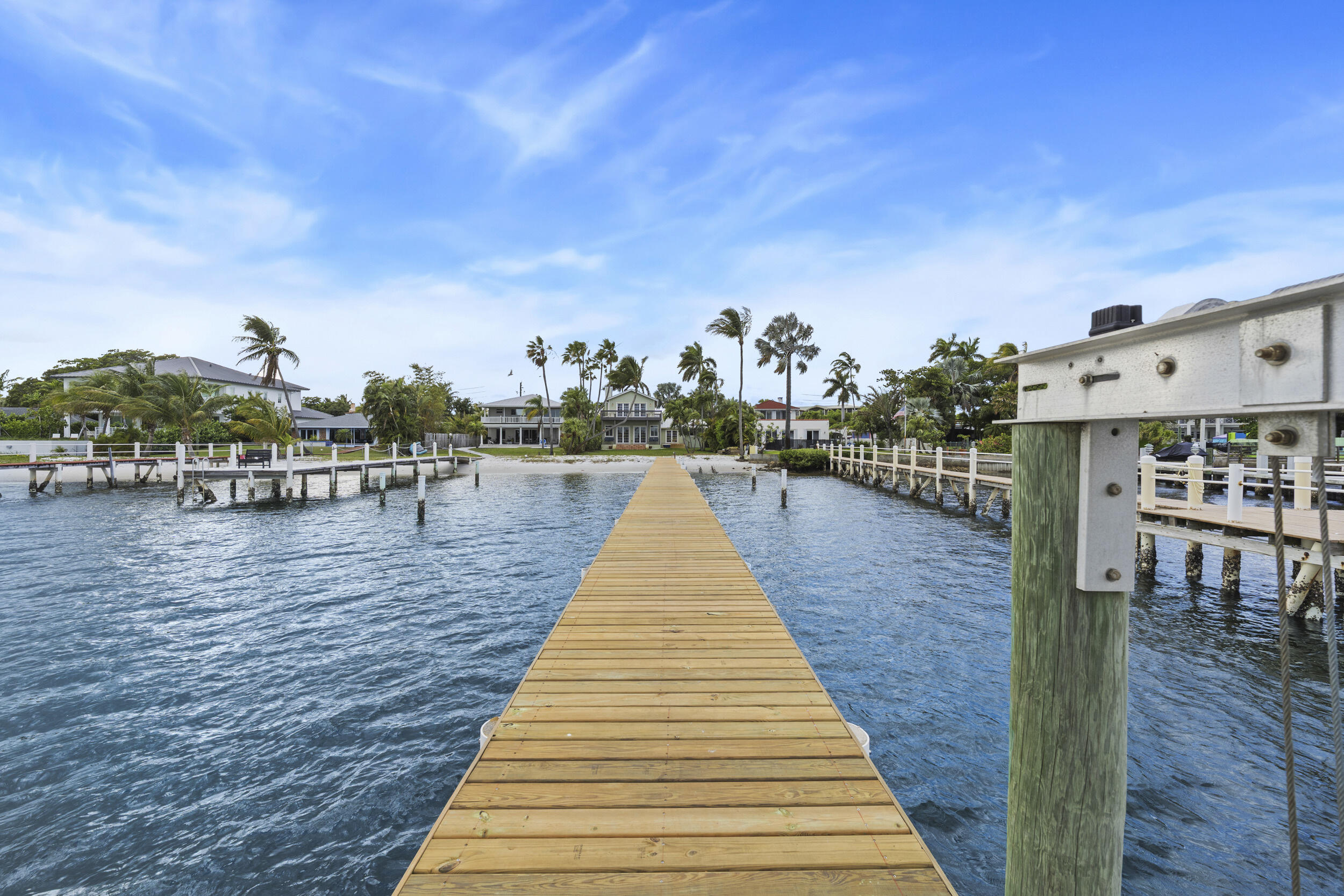 122 S Lake, Lantana FL 33462