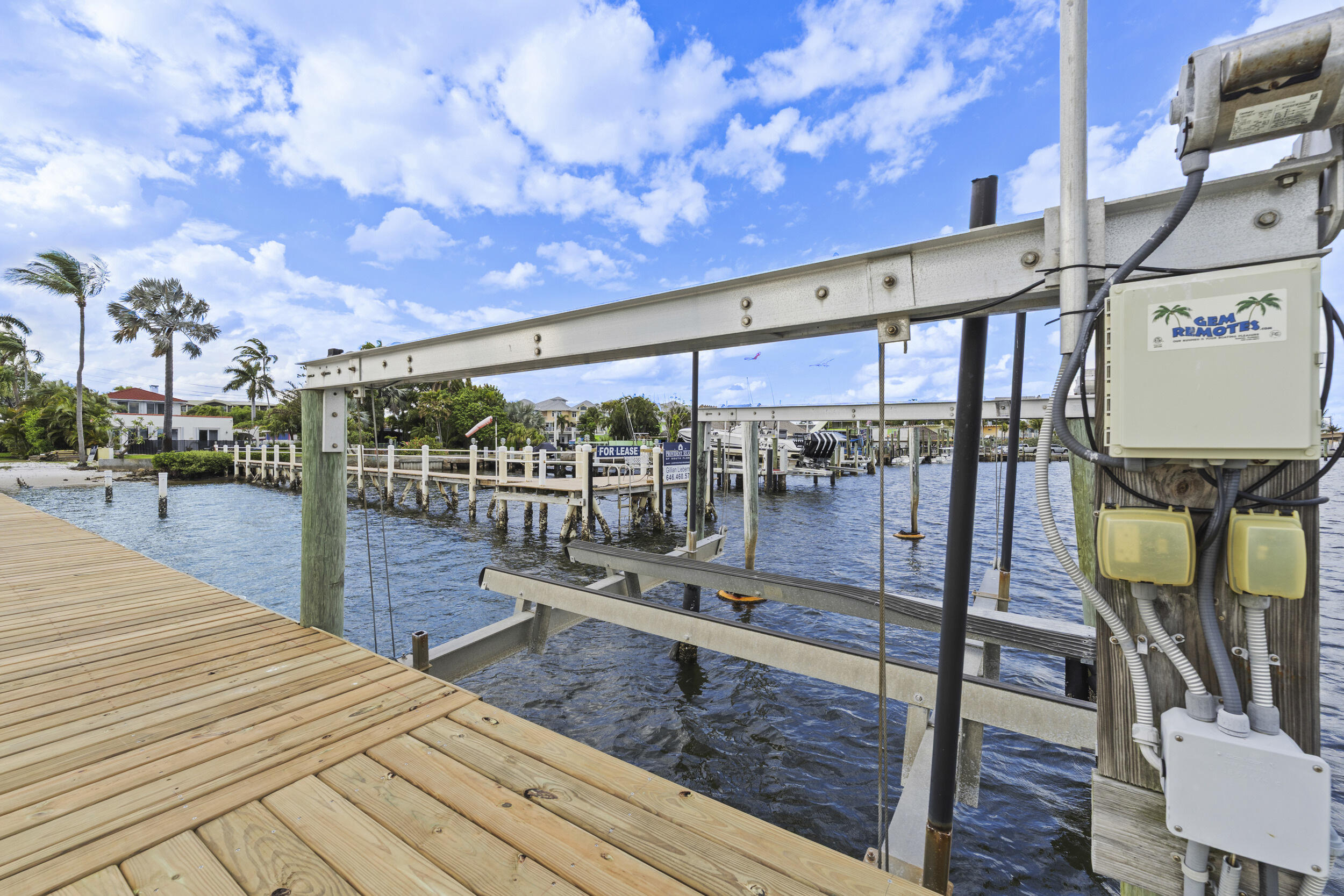 122 S Lake, Lantana FL 33462
