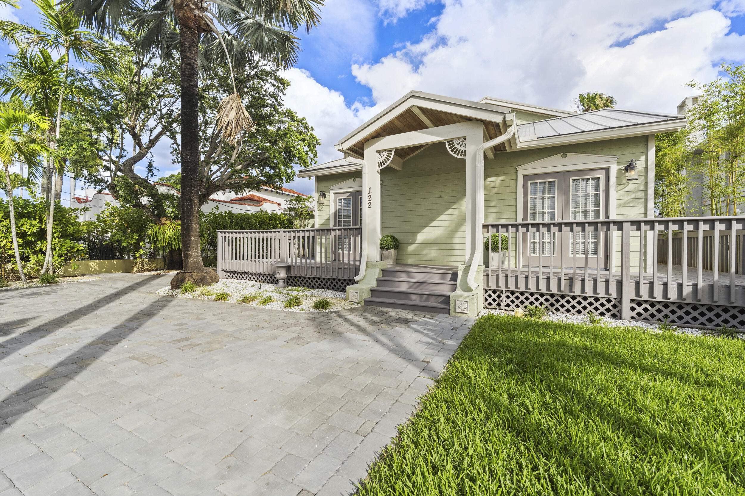 122 S Lake, Lantana FL 33462