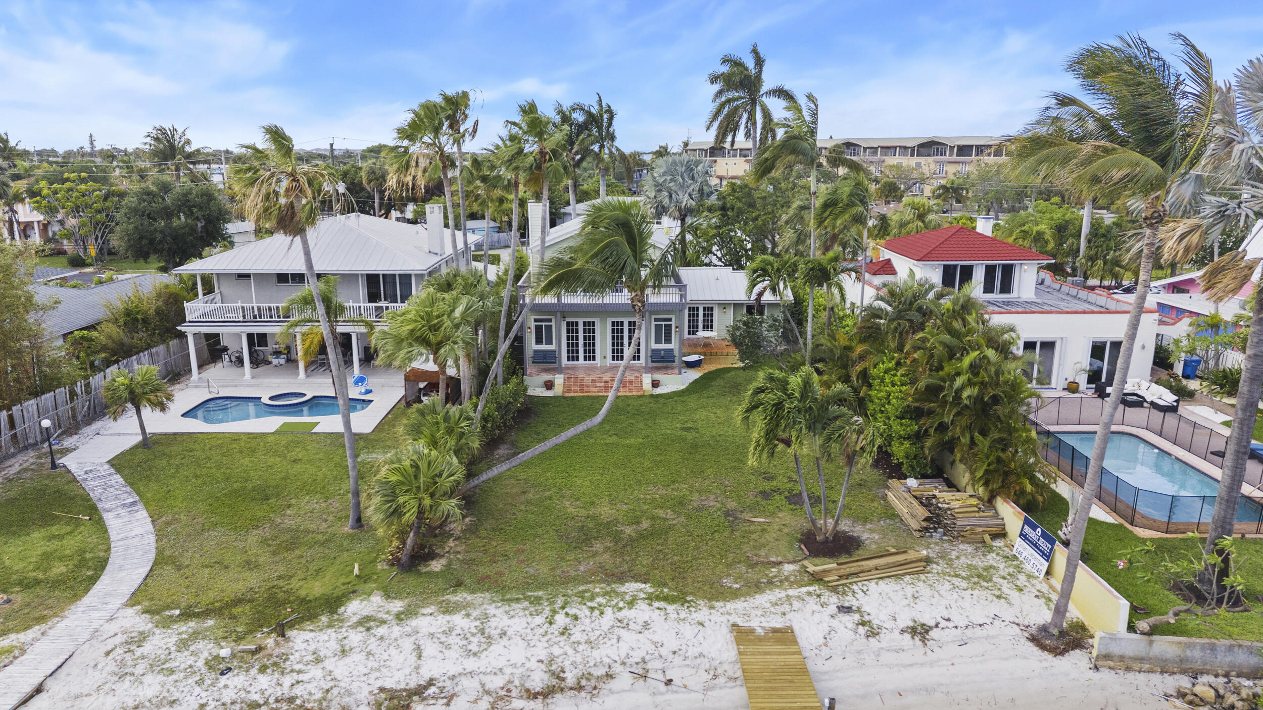 122 S Lake, Lantana FL 33462