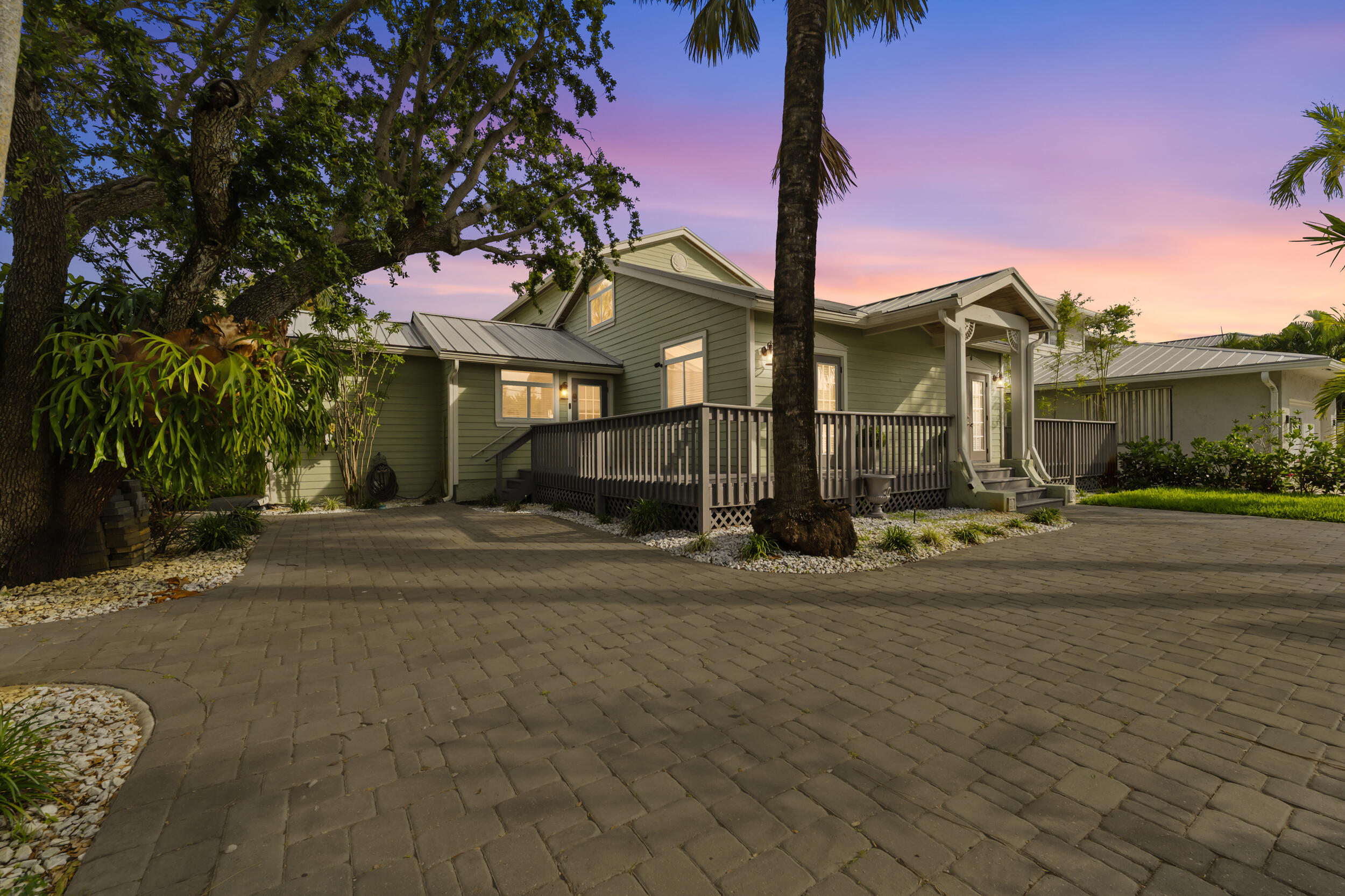 122 S Lake, Lantana FL 33462