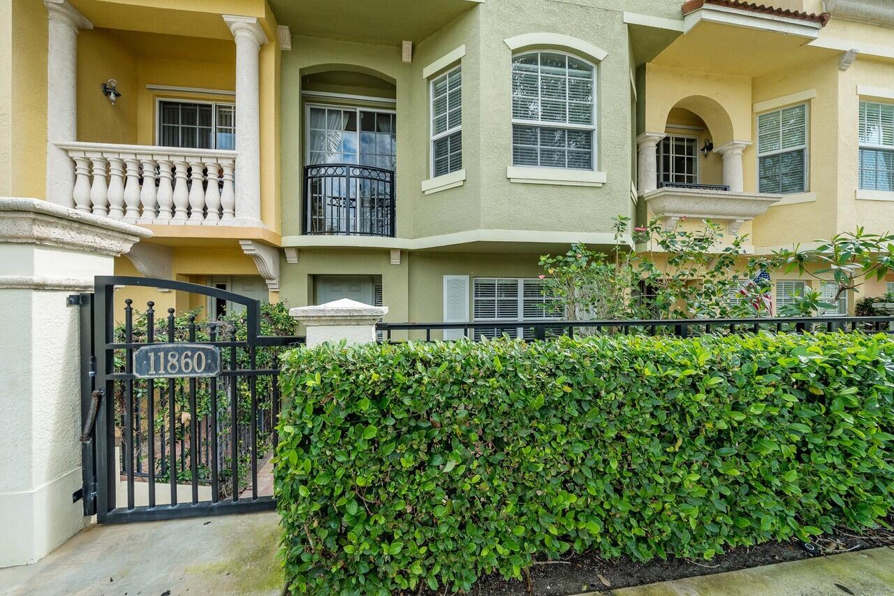 11860 Valencia Gardens, Palm Beach Gardens FL 33410