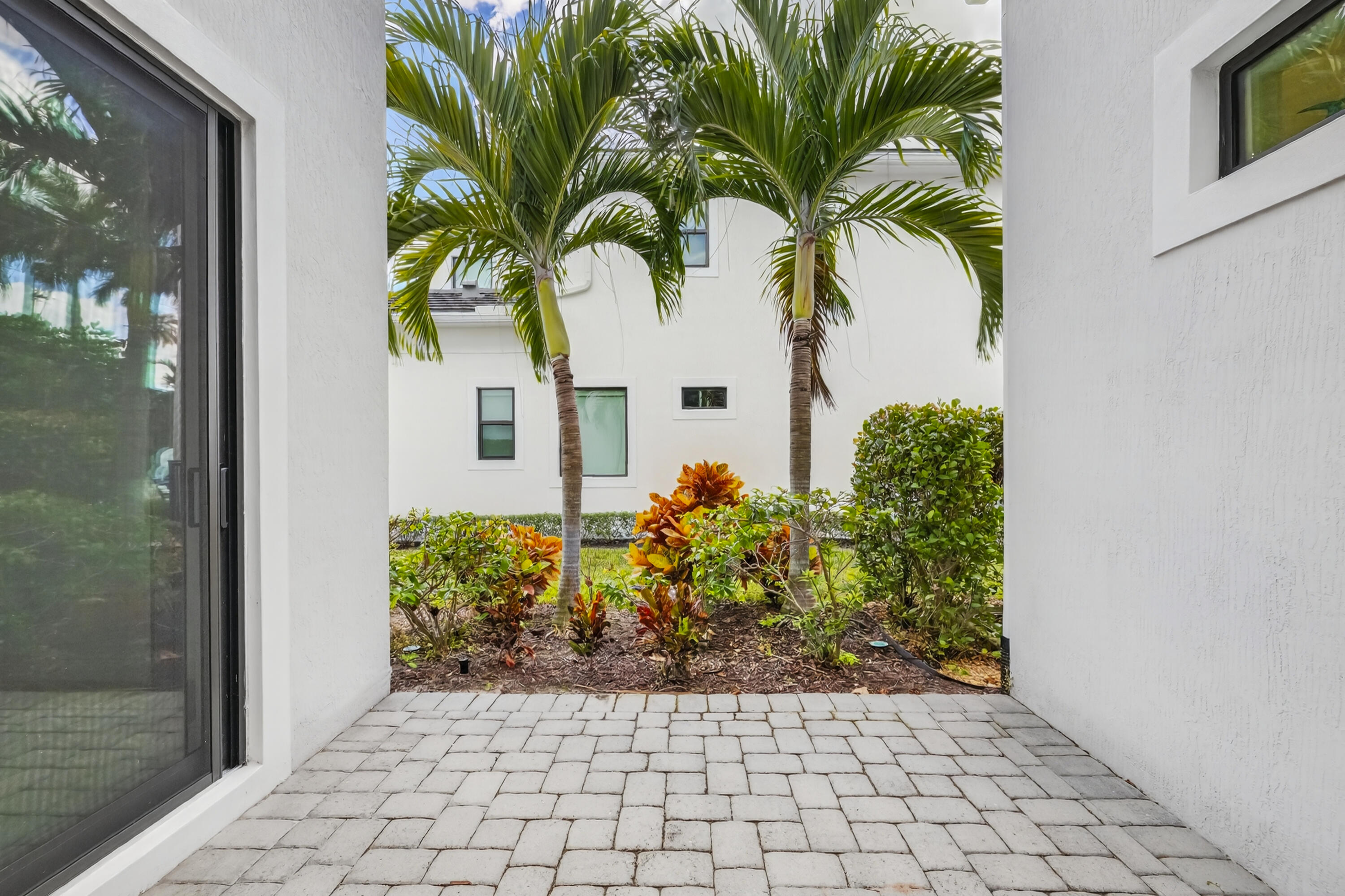 6980 NW 28th, Boca Raton FL 33496