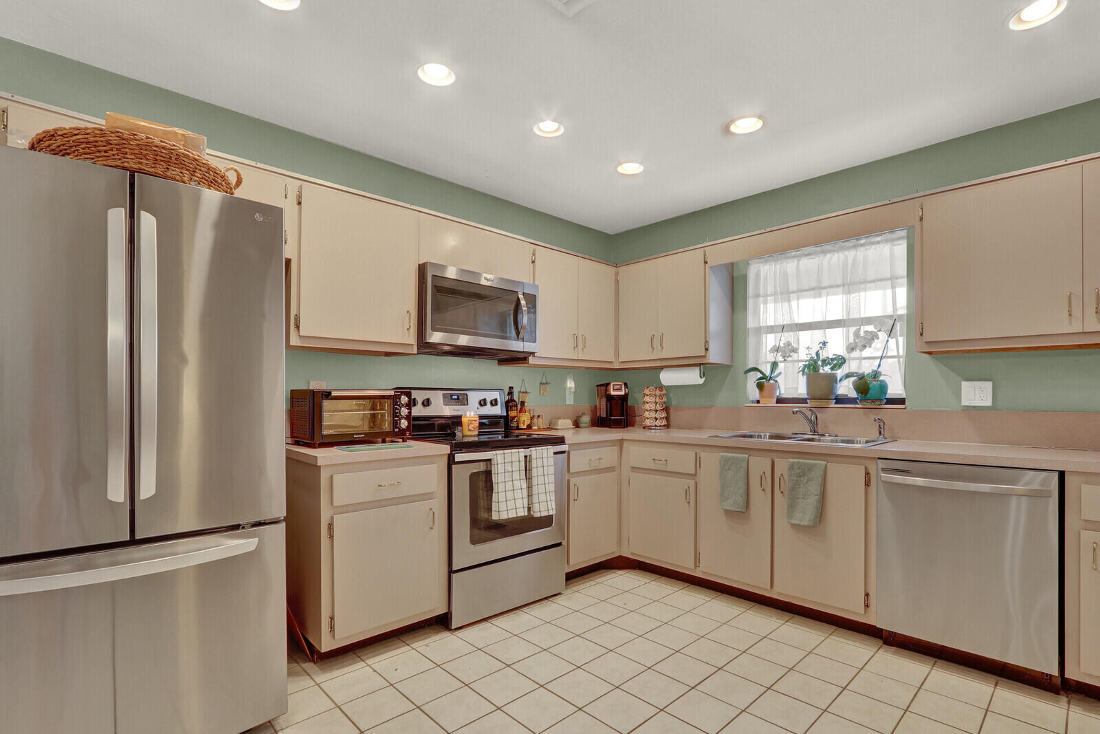 21946 White Pine, Boca Raton FL 33428