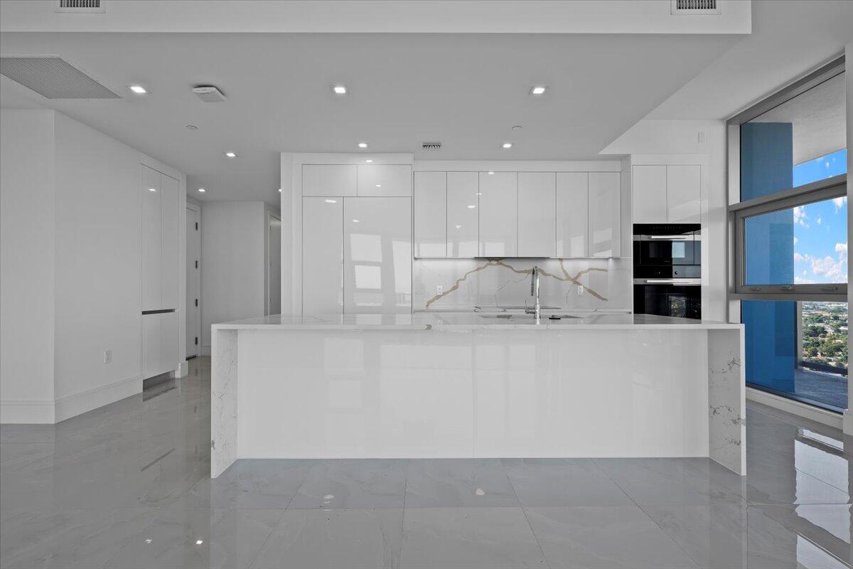220 Lake Shore #2223, Lake Park FL 33403