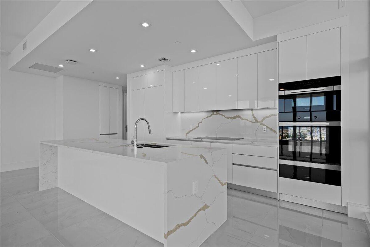 220 Lake Shore #2223, Lake Park FL 33403