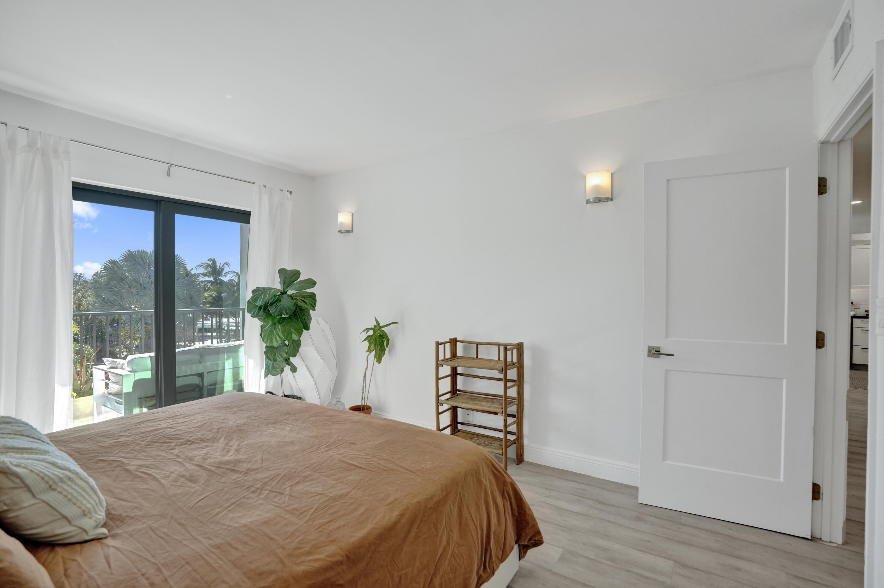 1000 River Reach #423, Fort Lauderdale FL 33315