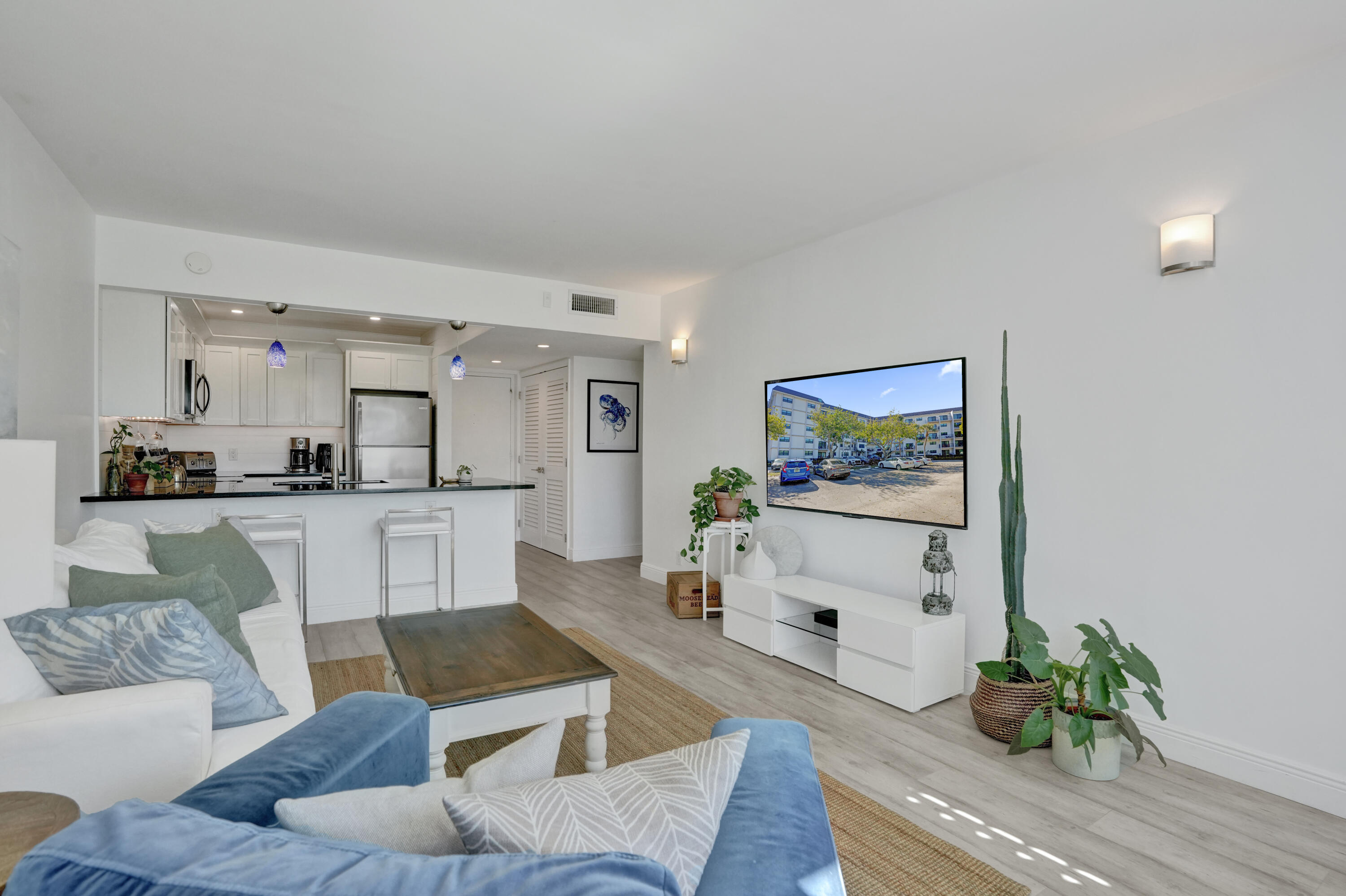 1000 River Reach #423, Fort Lauderdale FL 33315