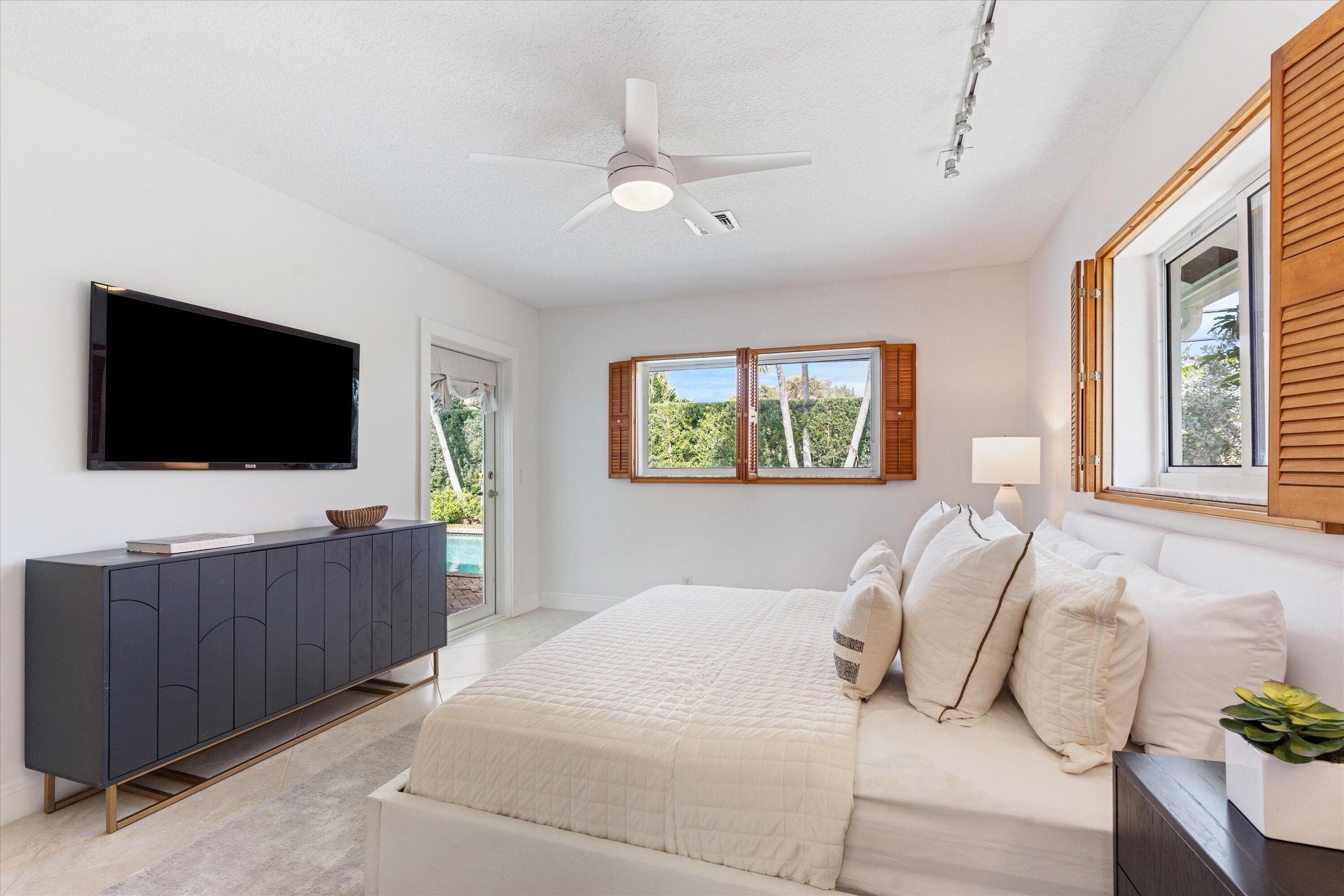 1041 SW 7th, Boca Raton FL 33486