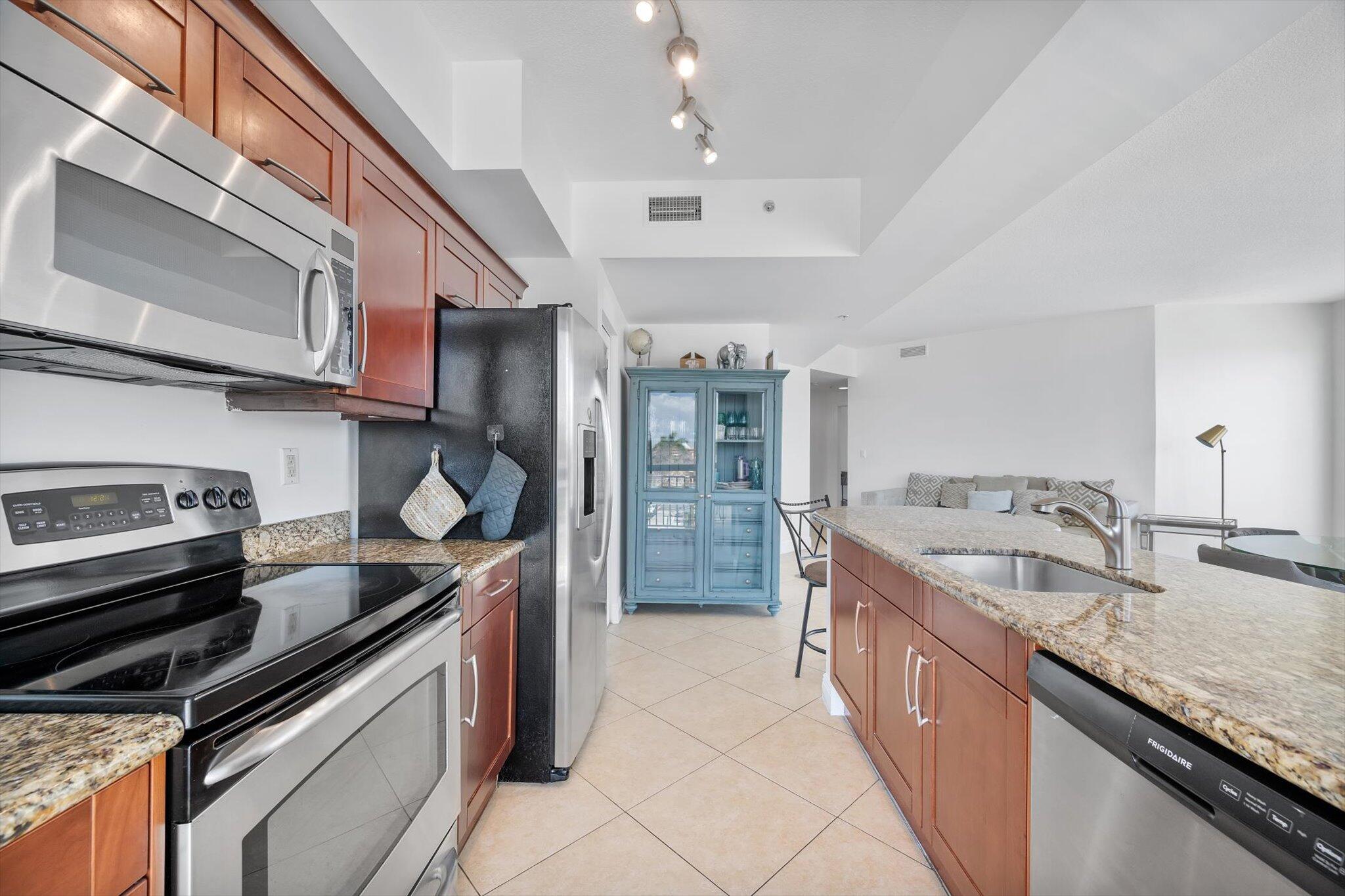 7270 SW 88th #B203, Miami FL 33156