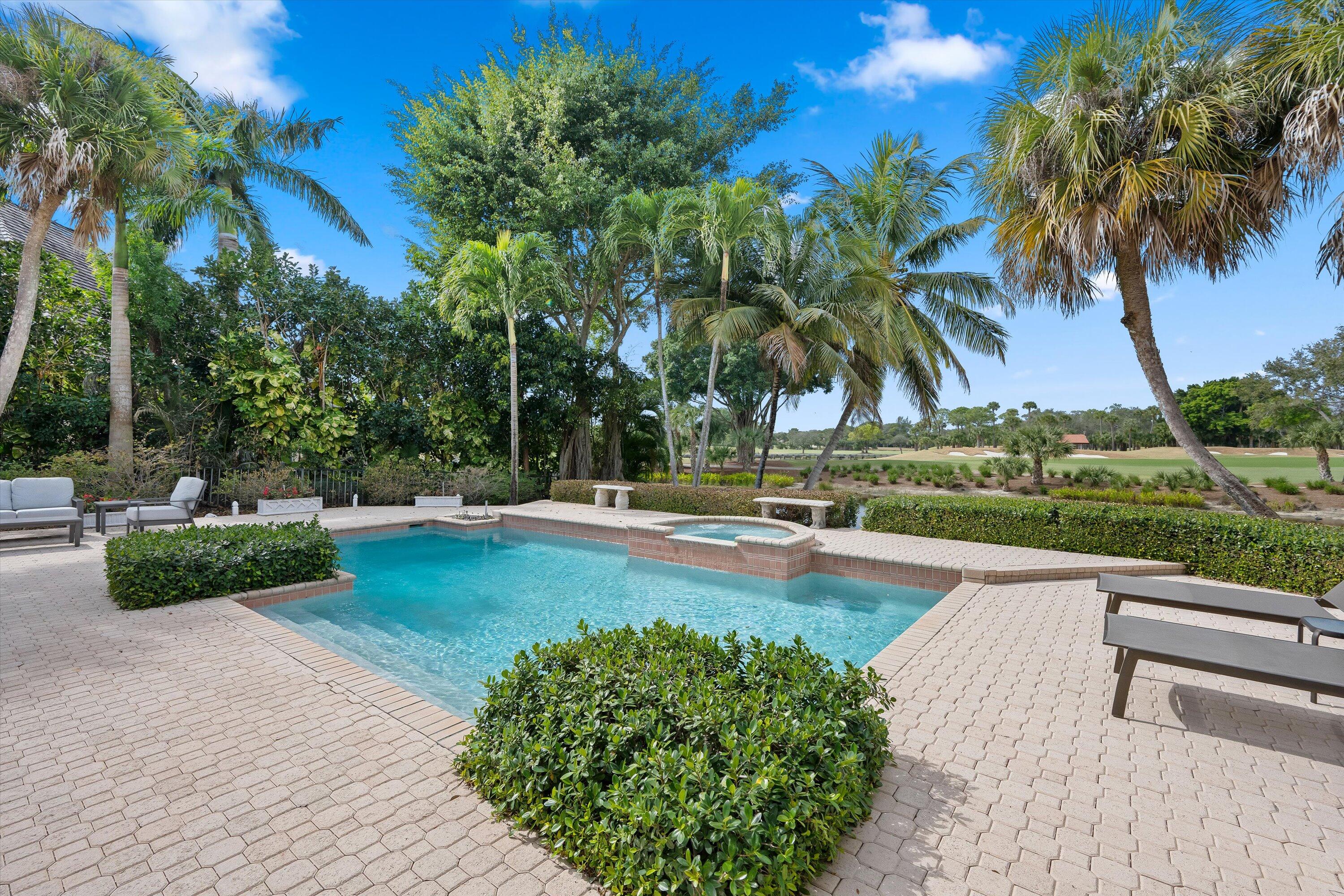 1362 Breakers West, West Palm Beach FL 33411