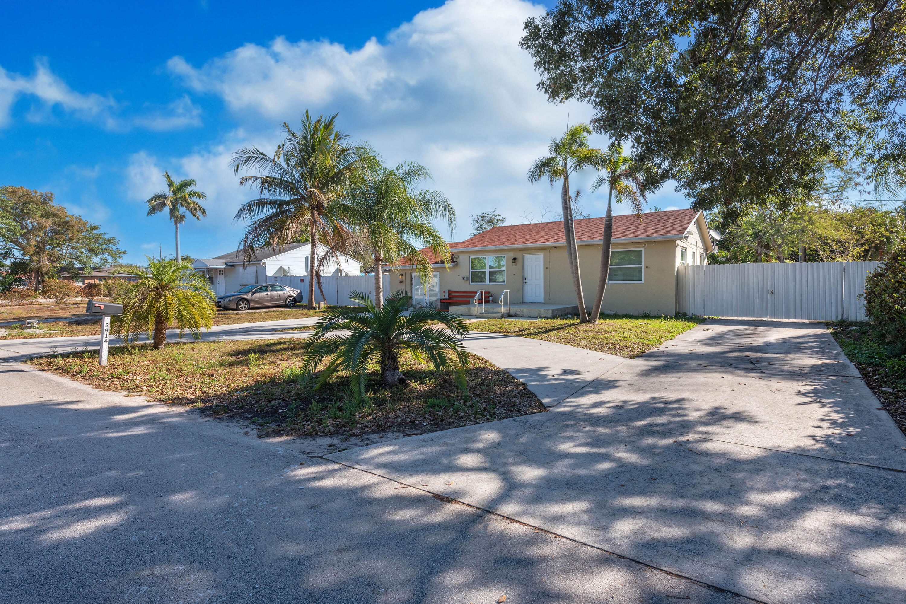 3914 Serubi, Palm Springs FL 33461