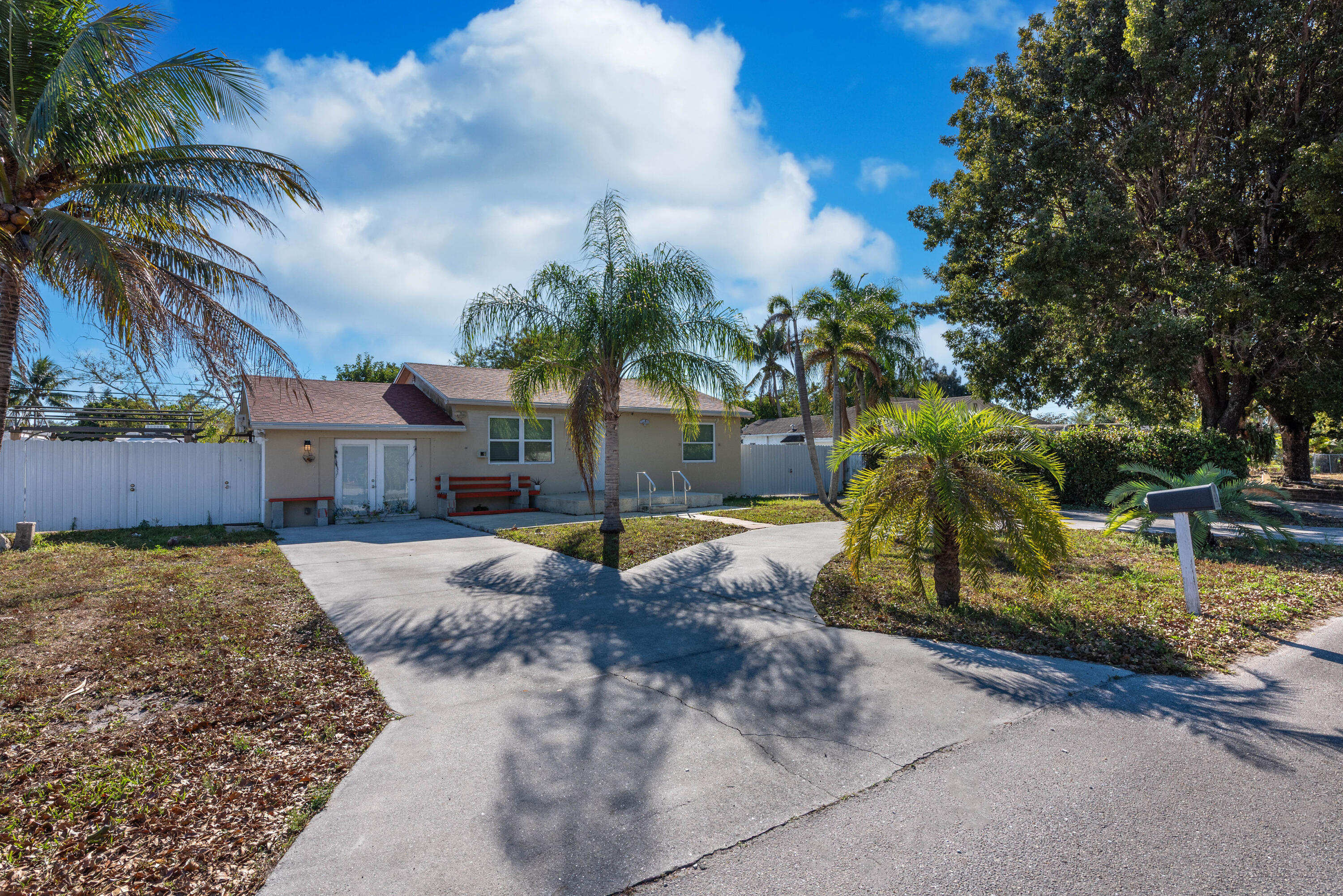 3914 Serubi, Palm Springs FL 33461