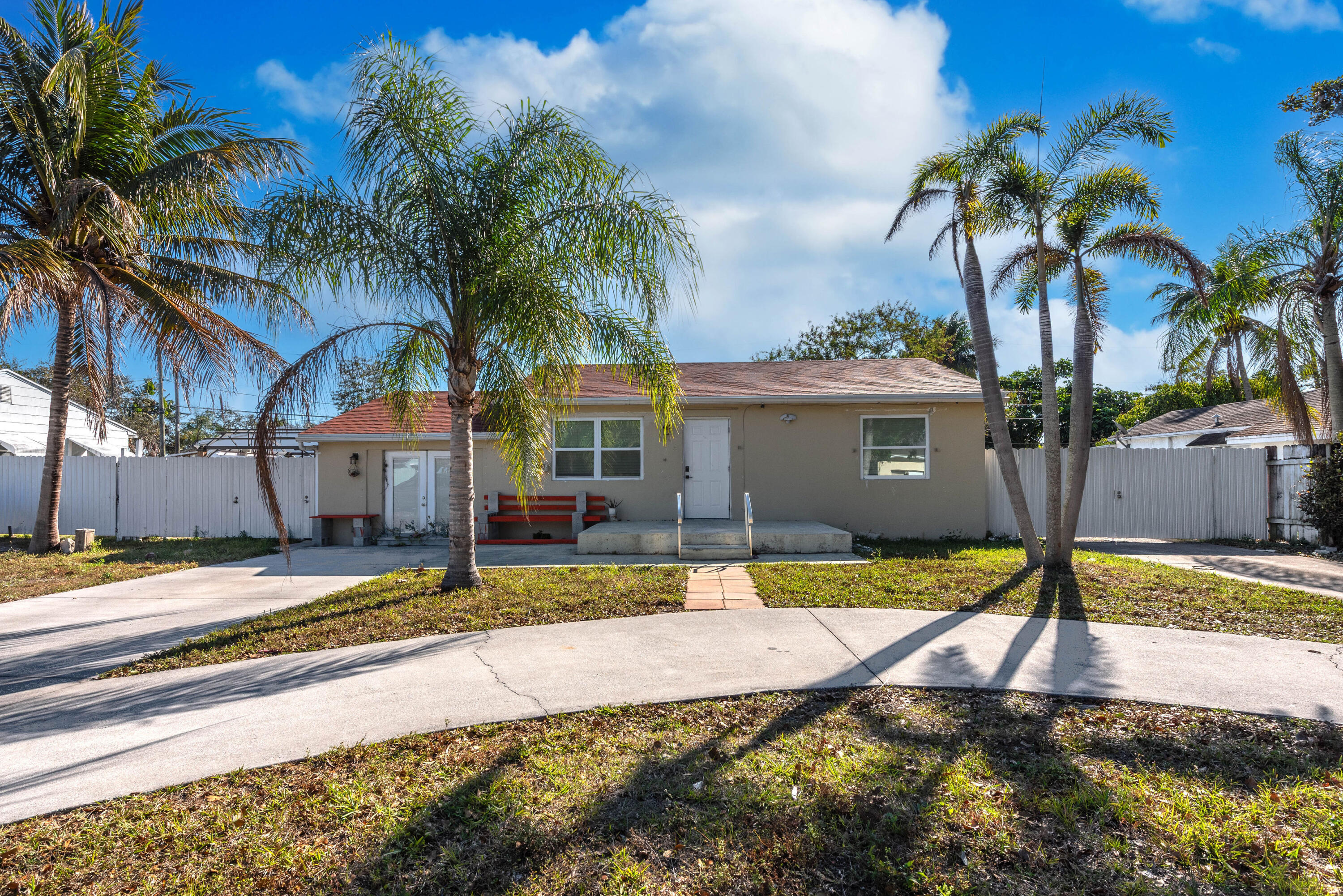 3914 Serubi, Palm Springs FL 33461
