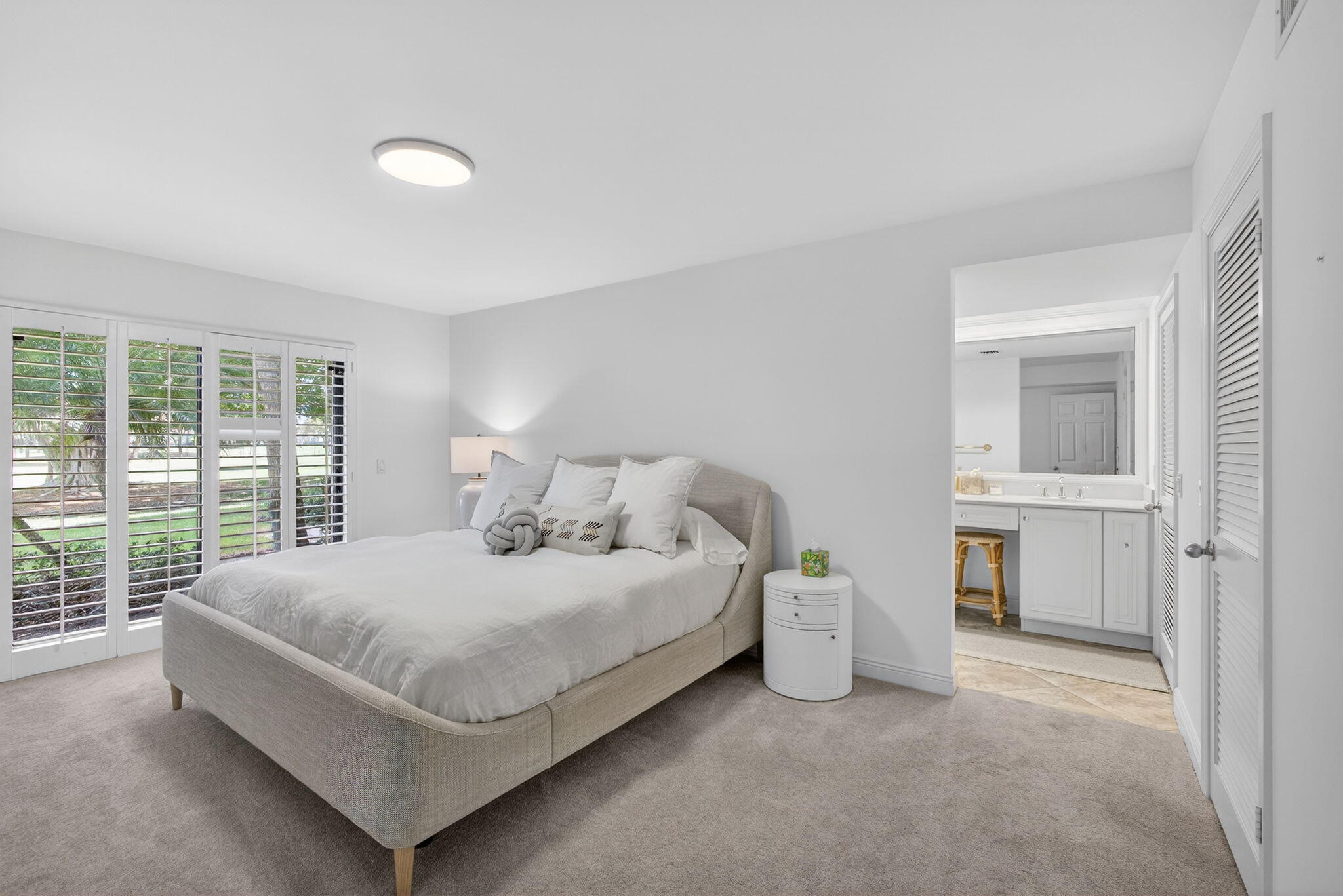 16648 Traders #108, Jupiter FL 33477