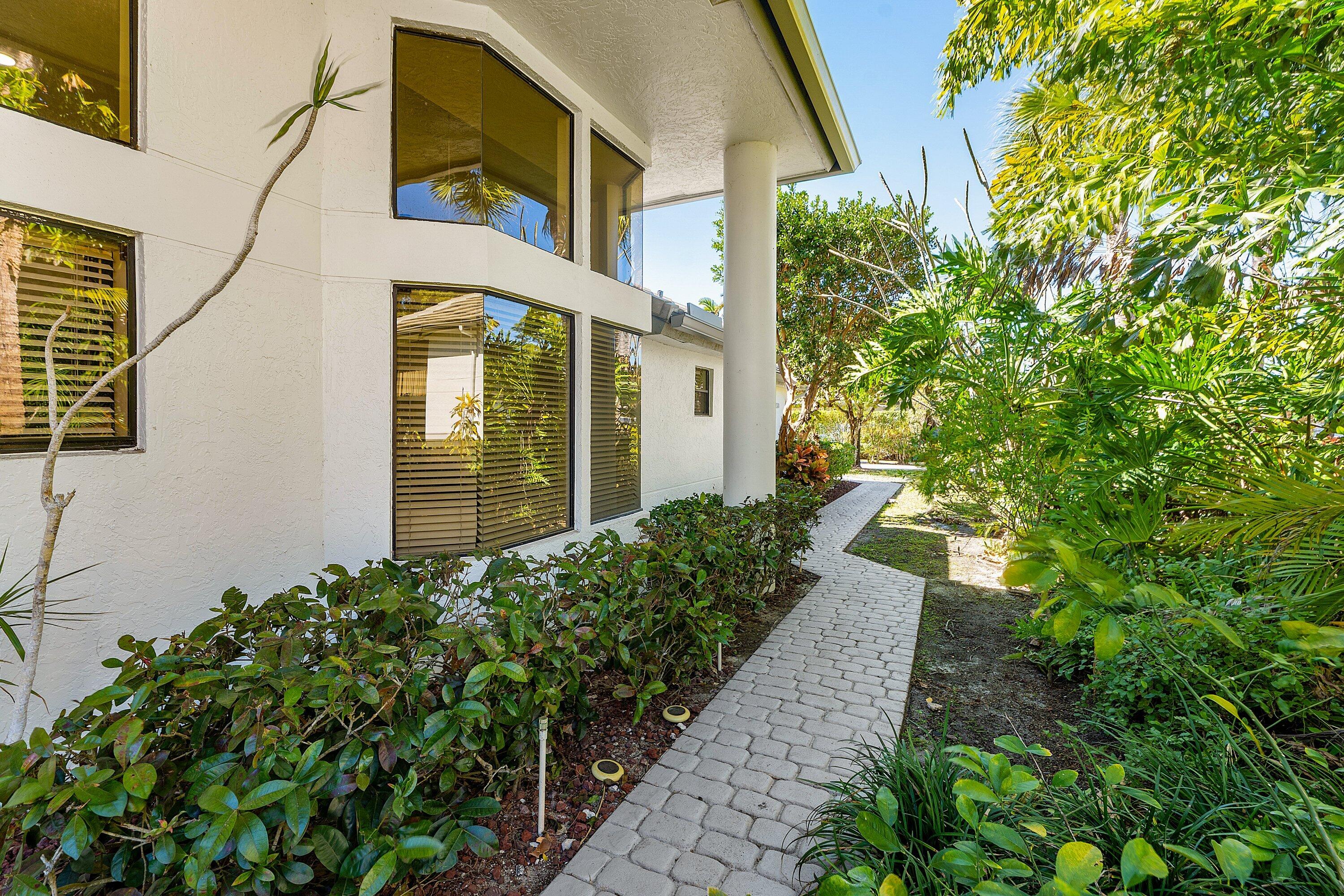 1120 Sand Drift #A, West Palm Beach FL 33411