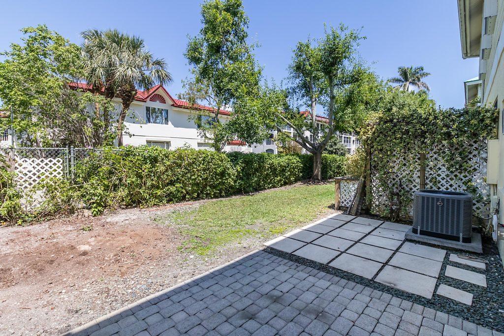 117 Barefoot, Hypoluxo FL 33462