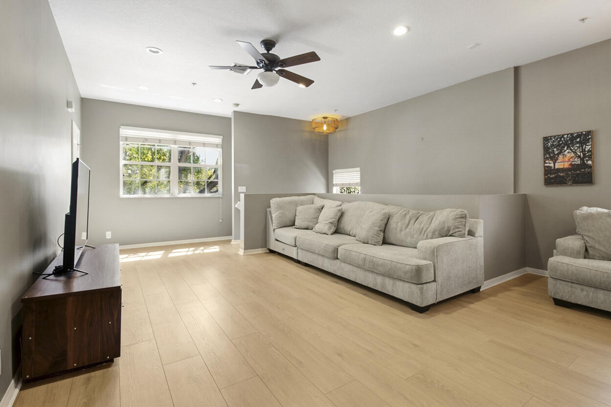 110 Lighthouse #H, Tequesta FL 33469