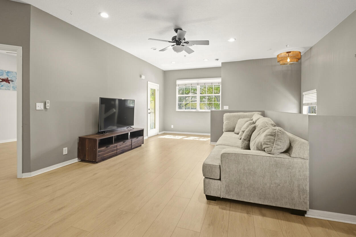 110 Lighthouse #H, Tequesta FL 33469