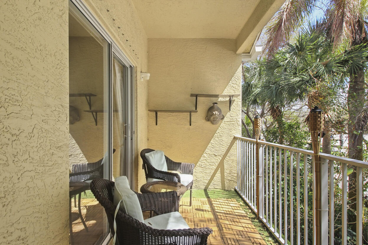 110 Lighthouse #H, Tequesta FL 33469