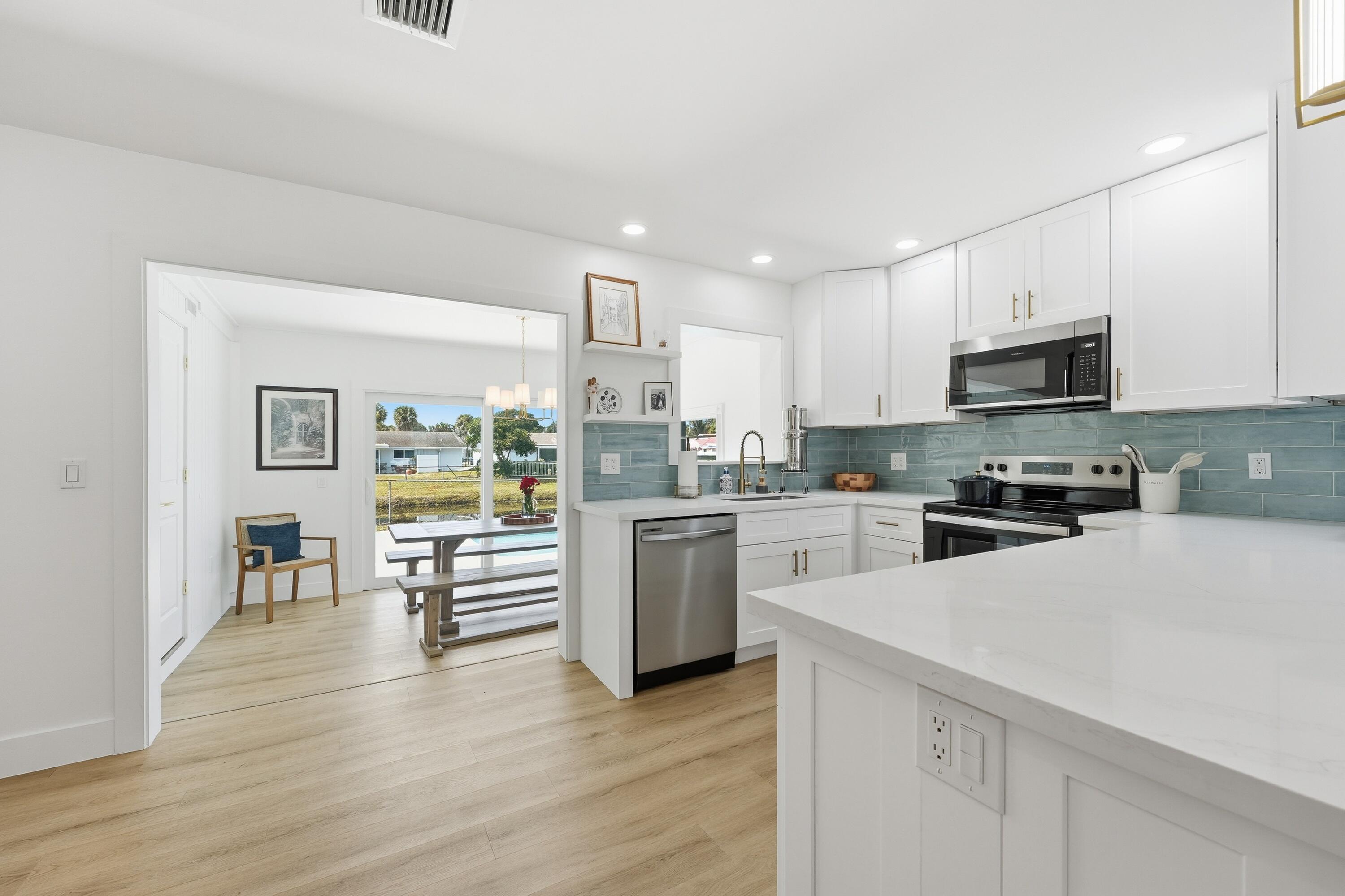533 Riverside, Palm Beach Gardens FL 33410