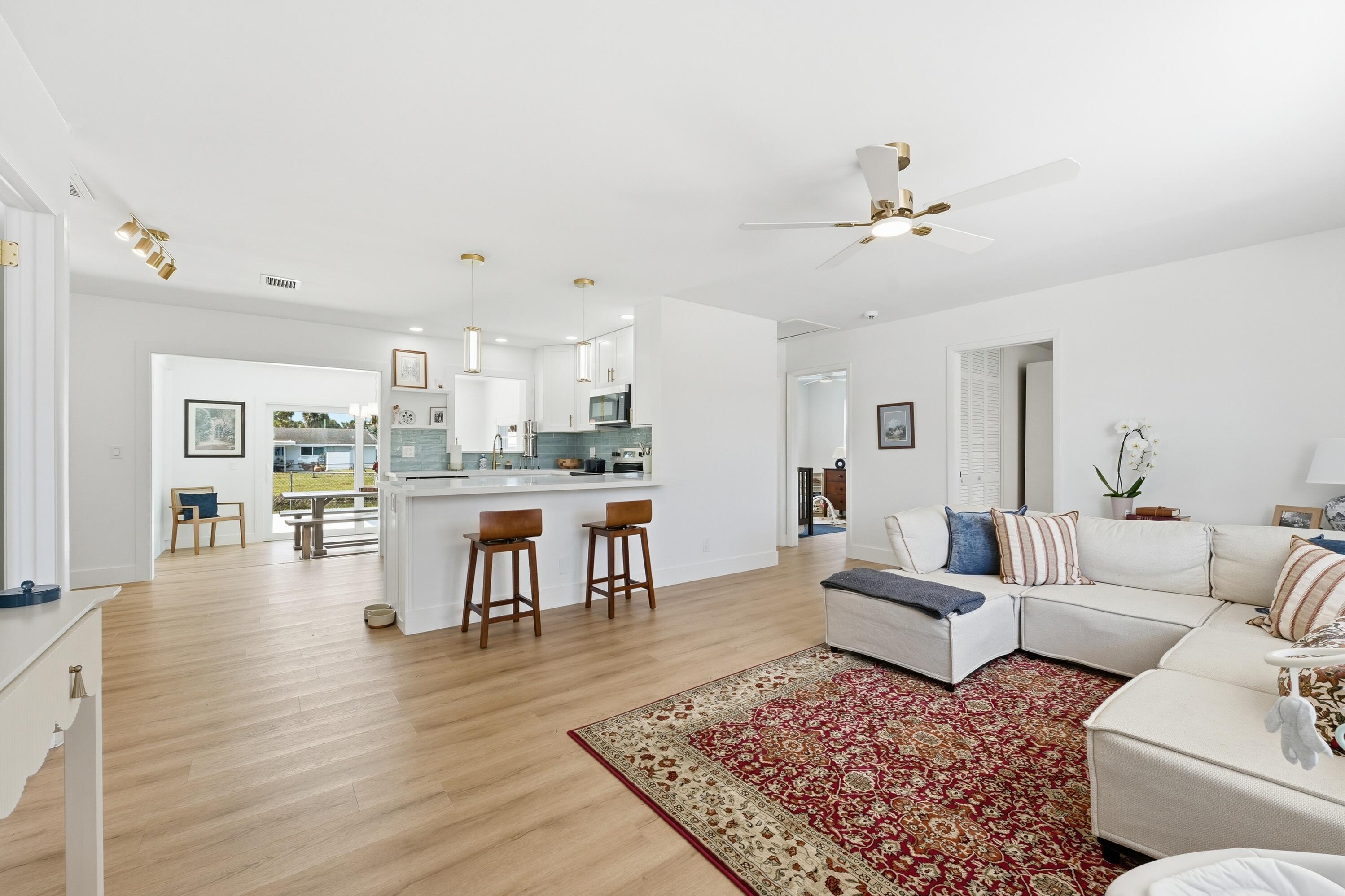 533 Riverside, Palm Beach Gardens FL 33410