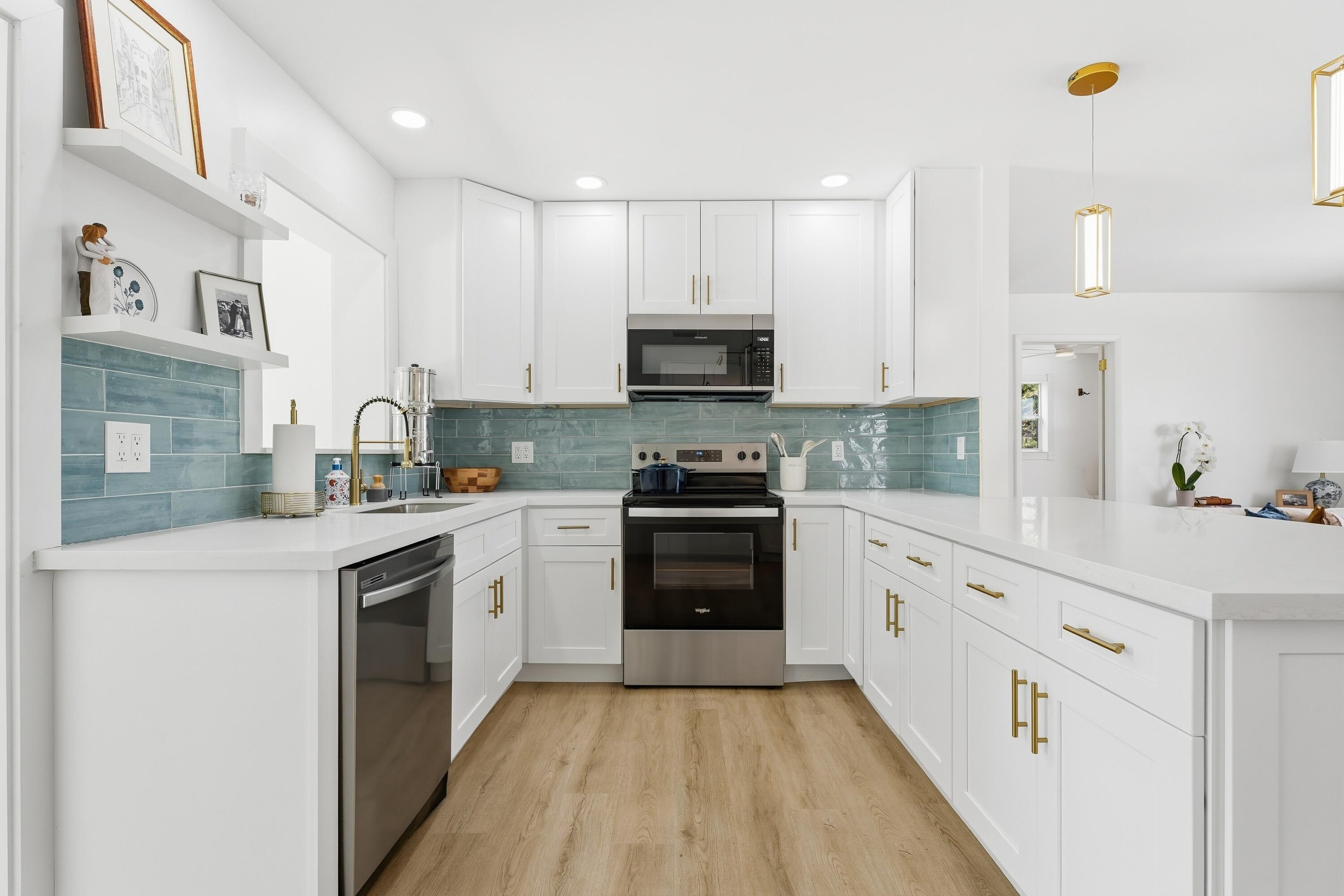 533 Riverside, Palm Beach Gardens FL 33410
