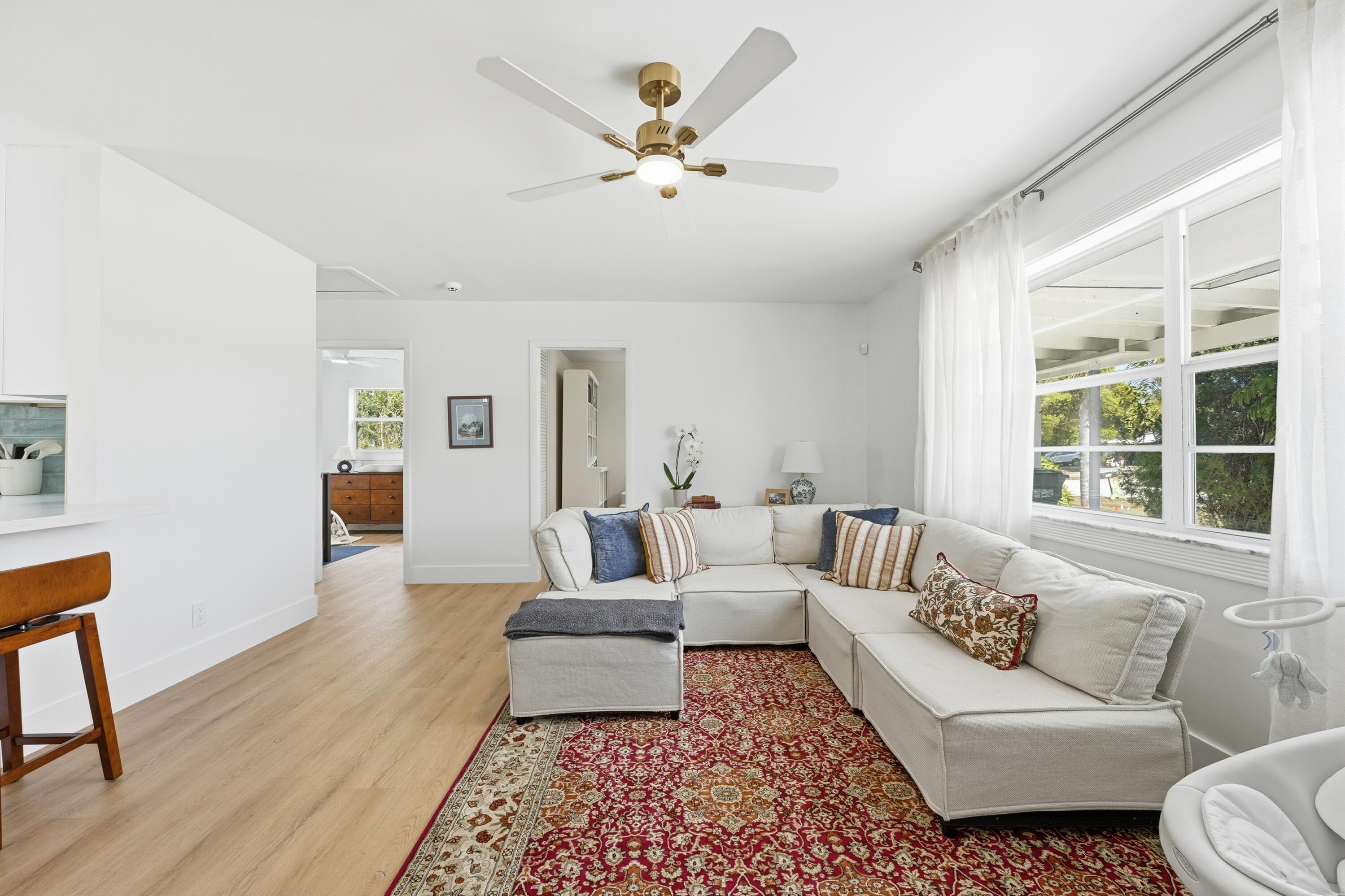 533 Riverside, Palm Beach Gardens FL 33410