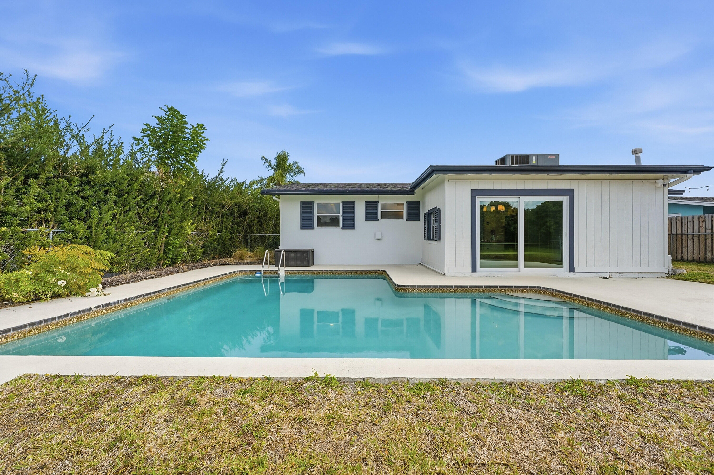 533 Riverside, Palm Beach Gardens FL 33410