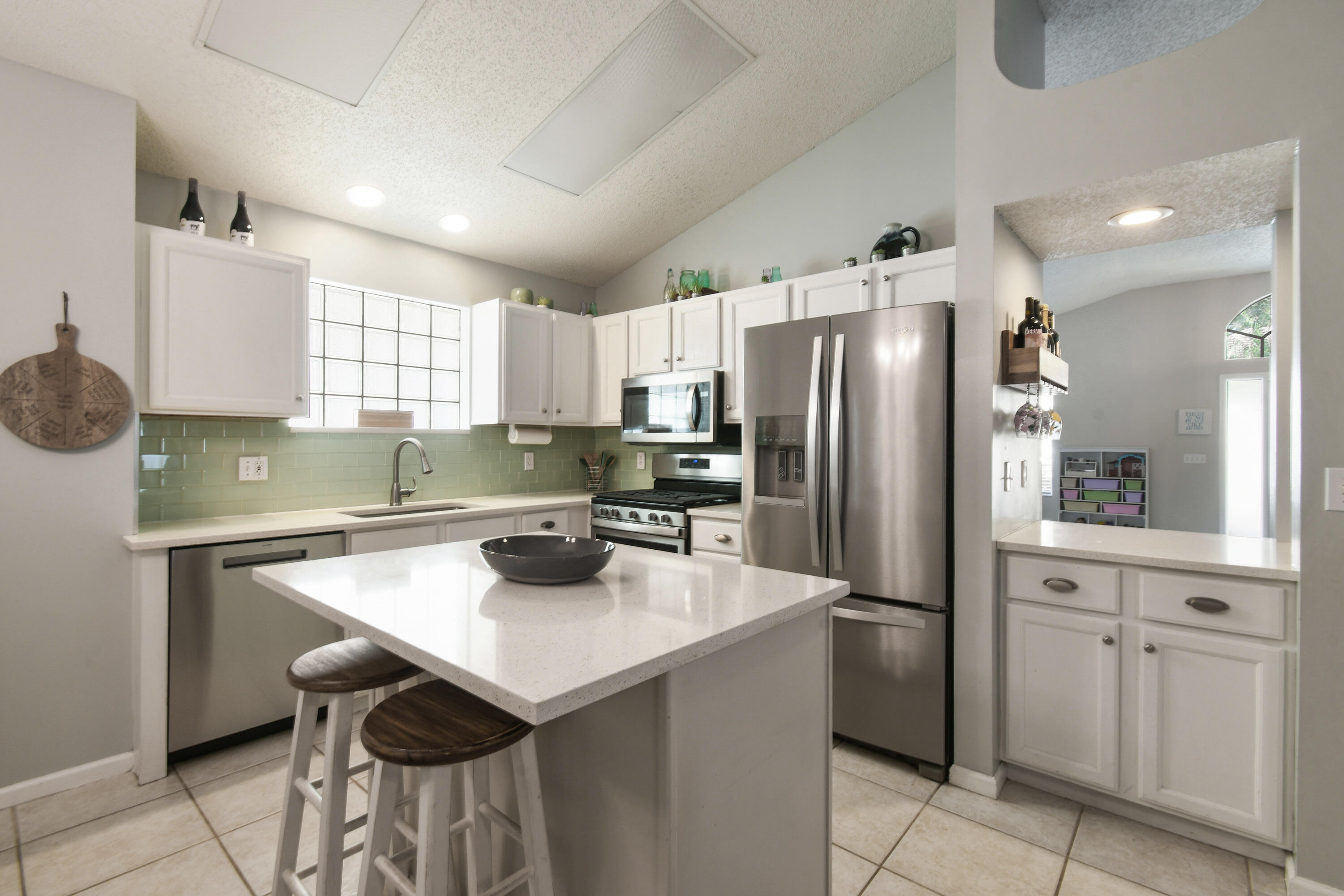 409 Woodview, Palm Beach Gardens FL 33418