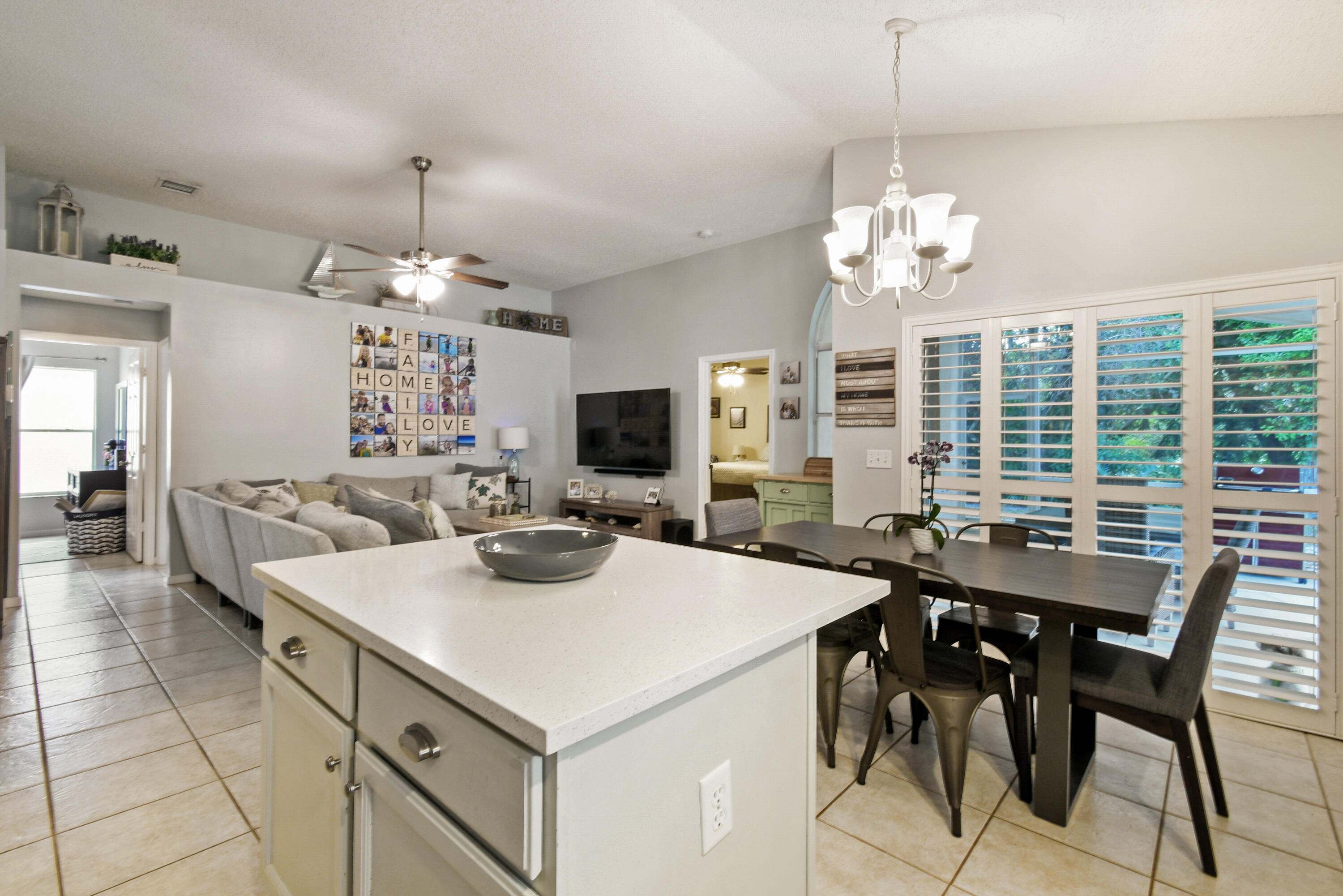 409 Woodview, Palm Beach Gardens FL 33418
