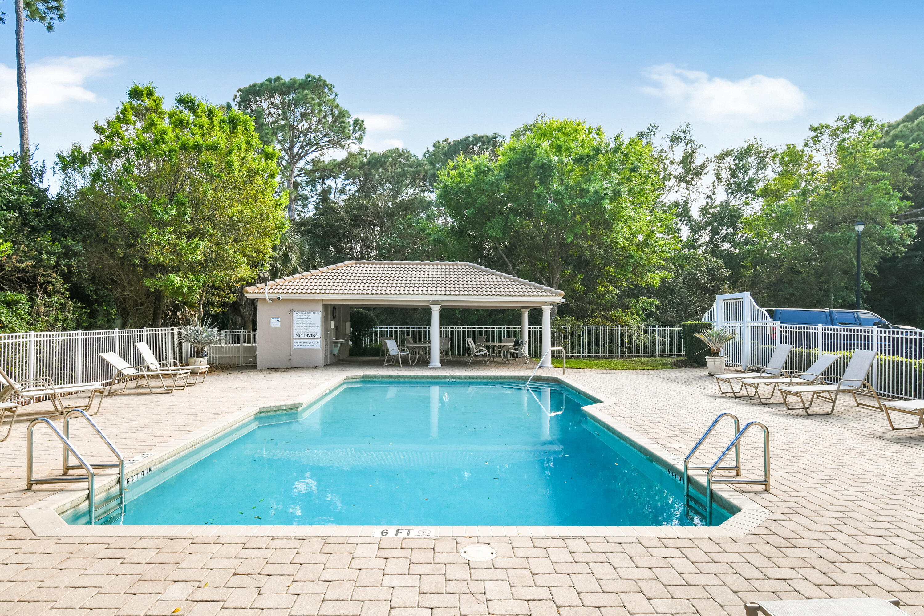 409 Woodview, Palm Beach Gardens FL 33418