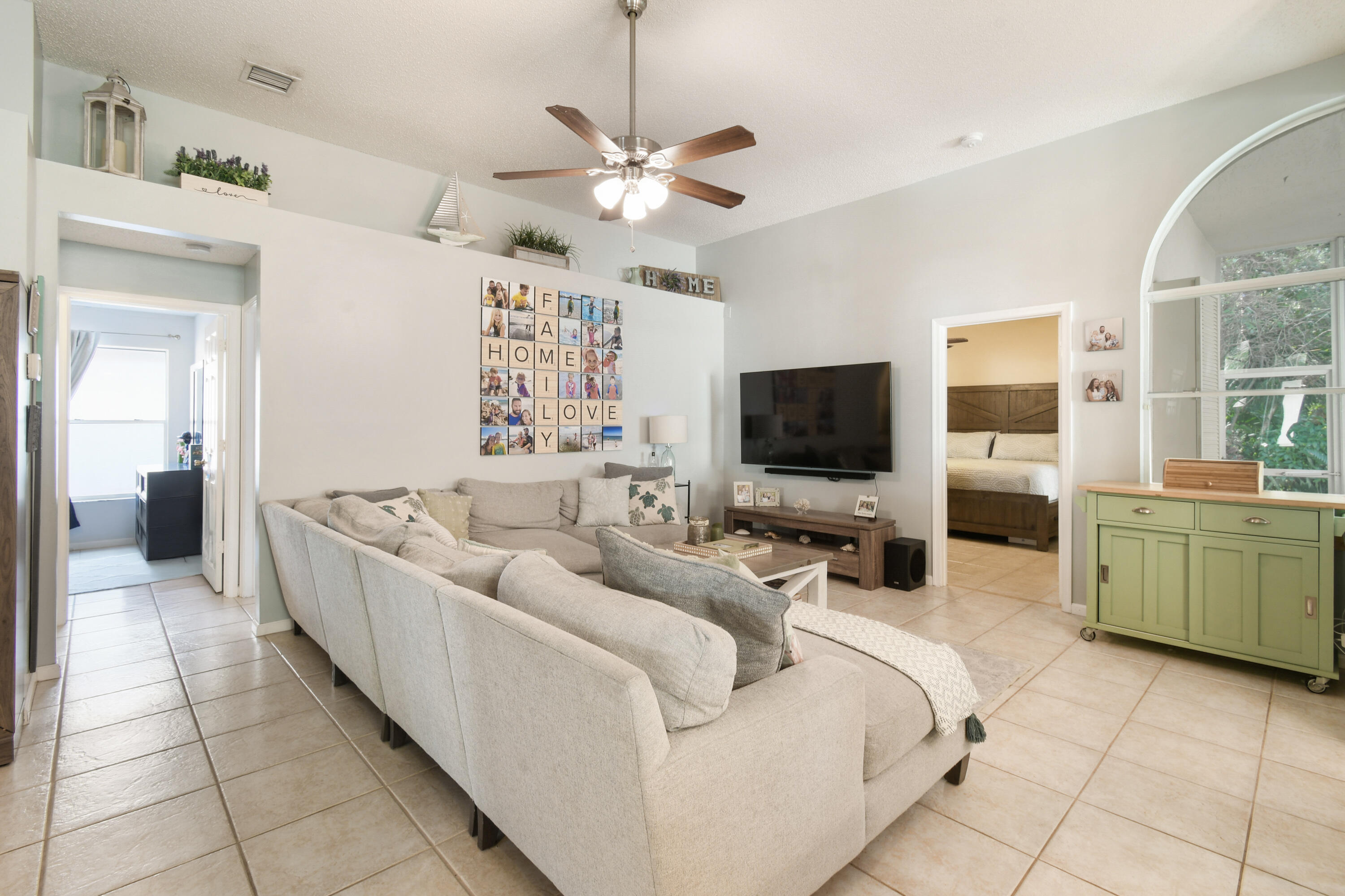 409 Woodview, Palm Beach Gardens FL 33418