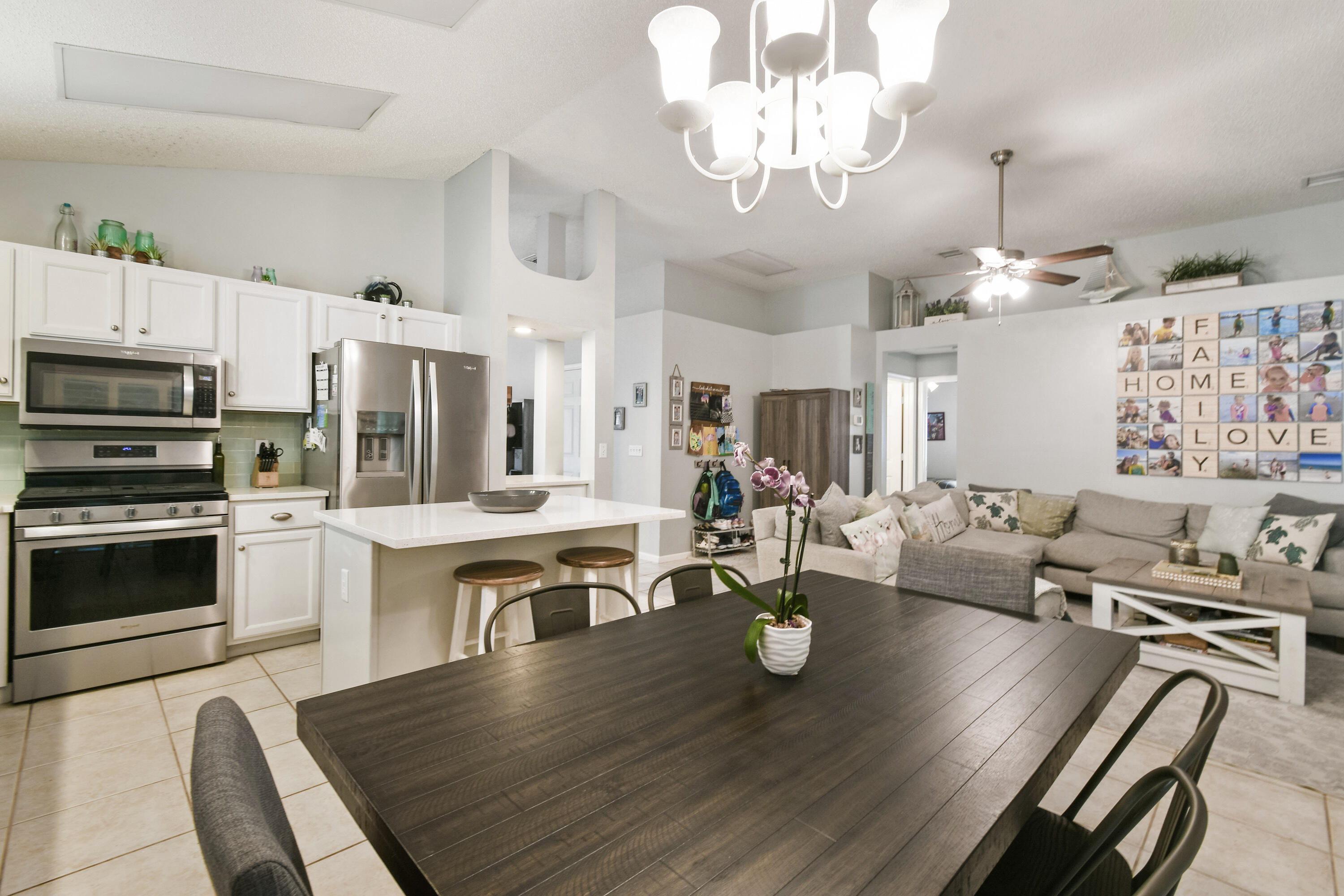409 Woodview, Palm Beach Gardens FL 33418