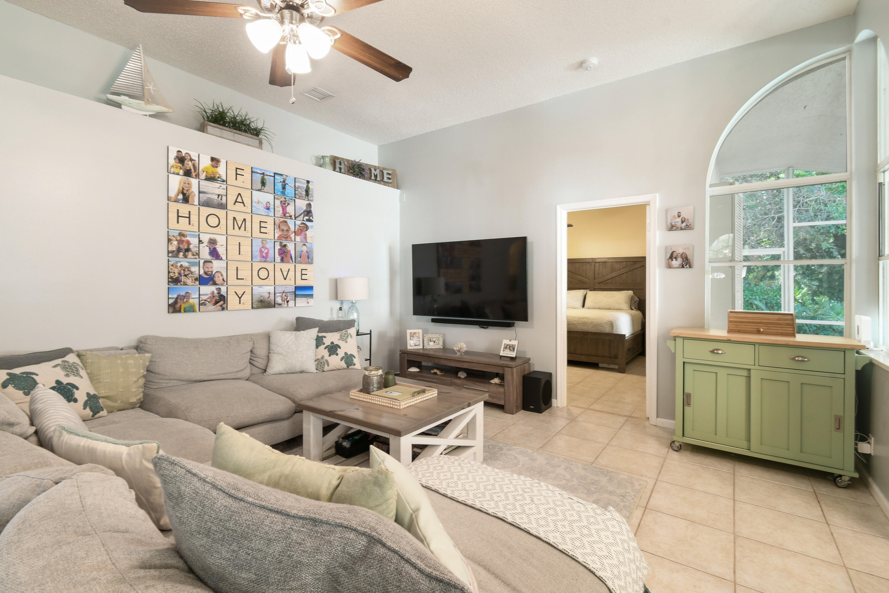409 Woodview, Palm Beach Gardens FL 33418