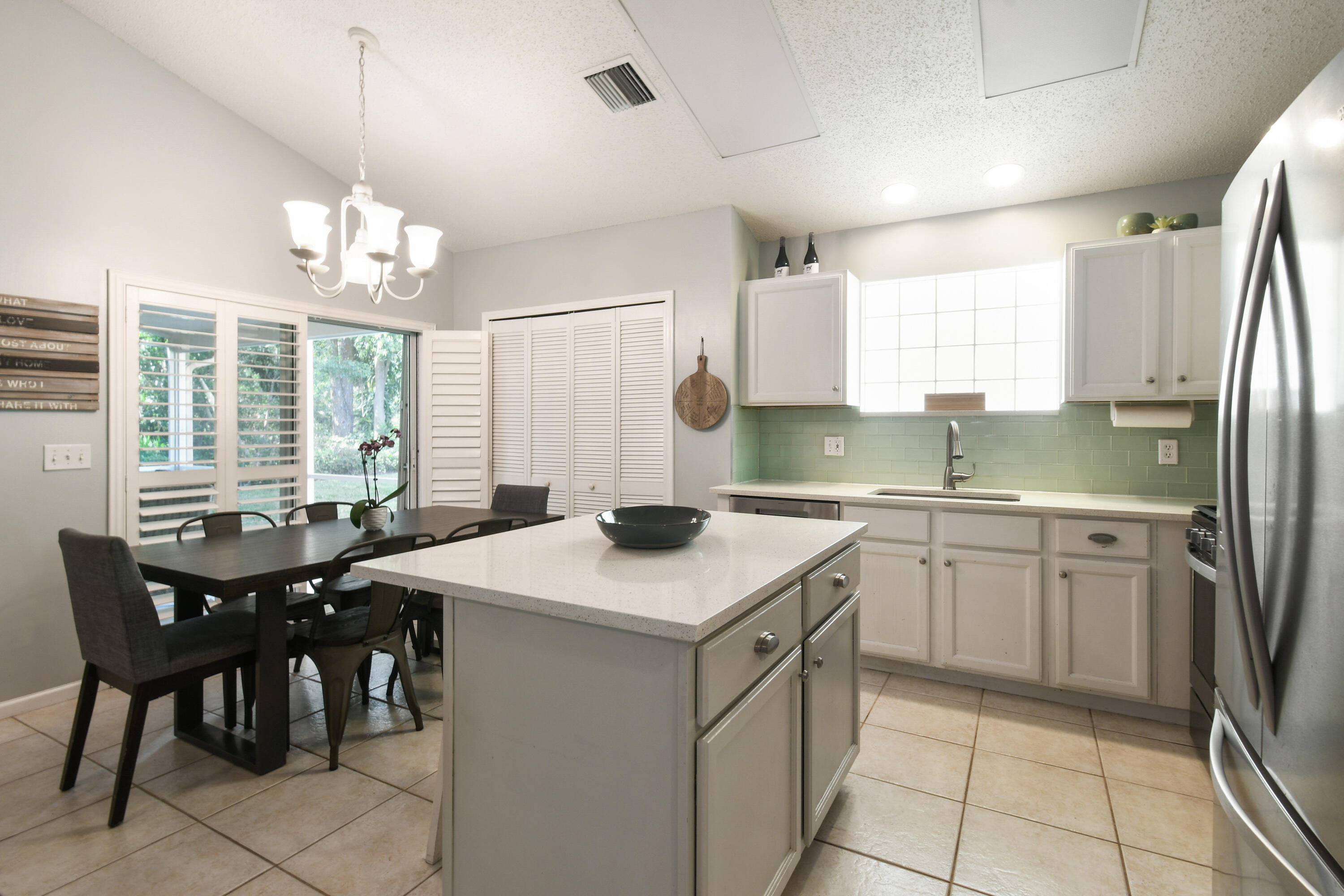 409 Woodview, Palm Beach Gardens FL 33418