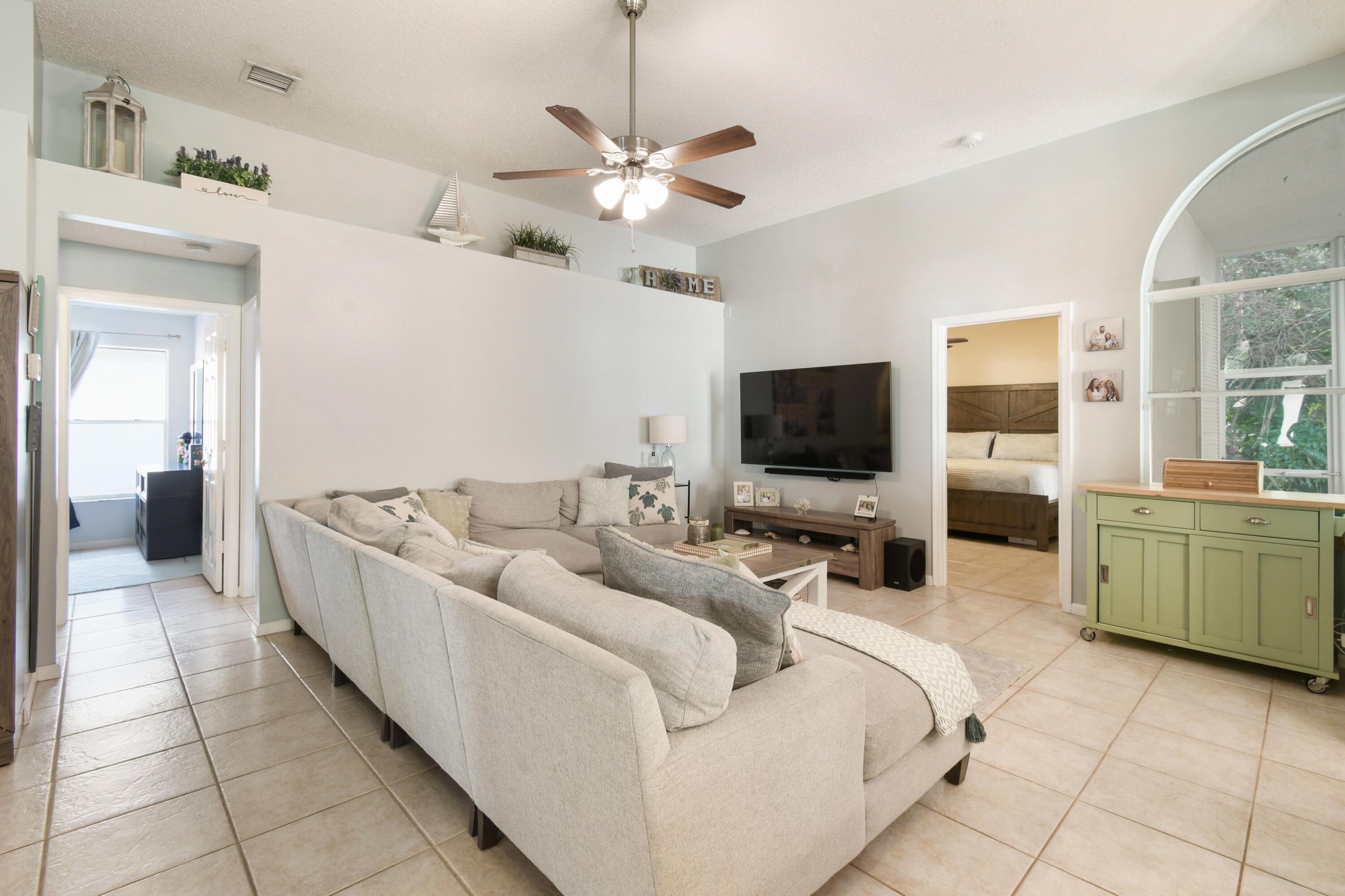 409 Woodview, Palm Beach Gardens FL 33418