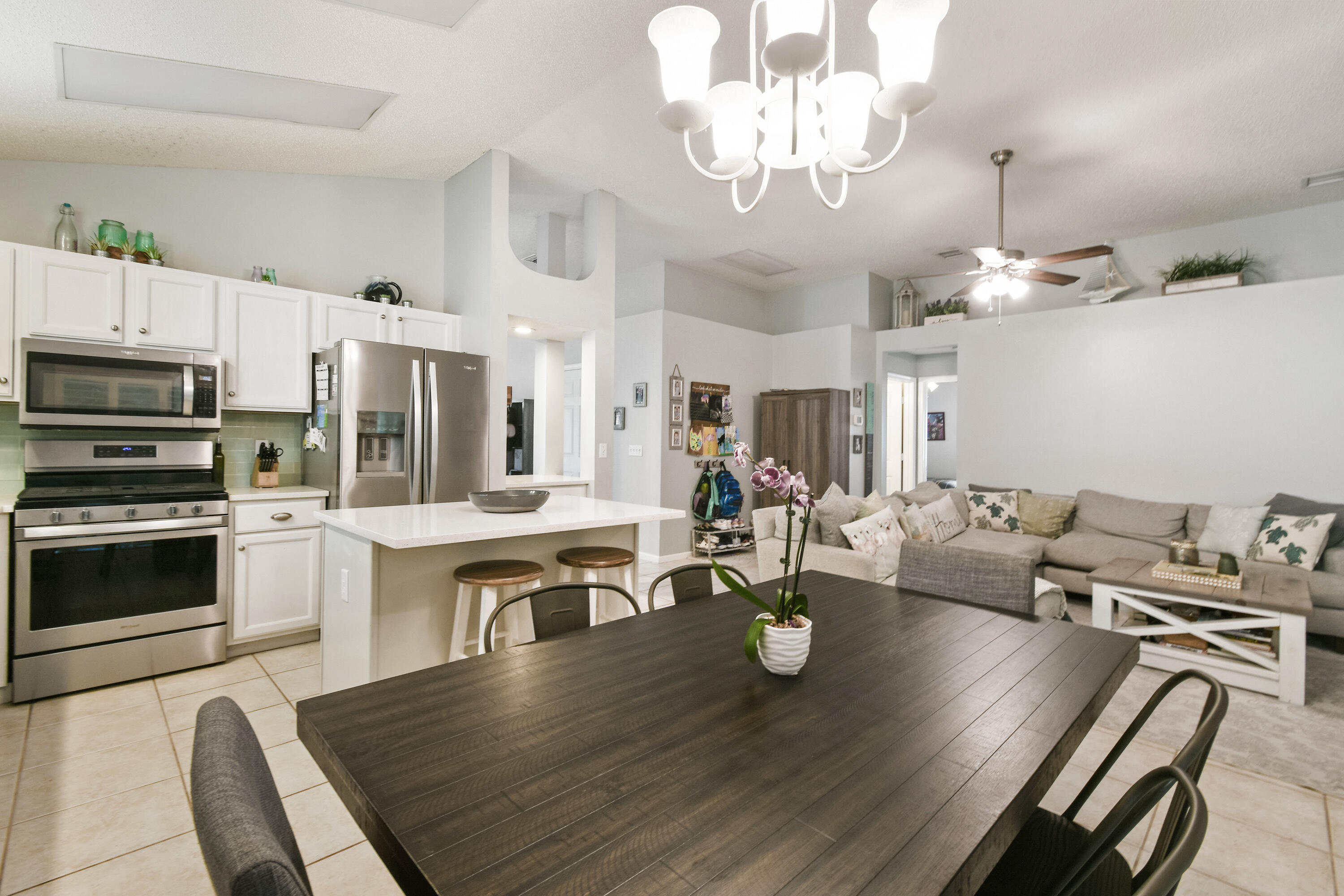 409 Woodview, Palm Beach Gardens FL 33418