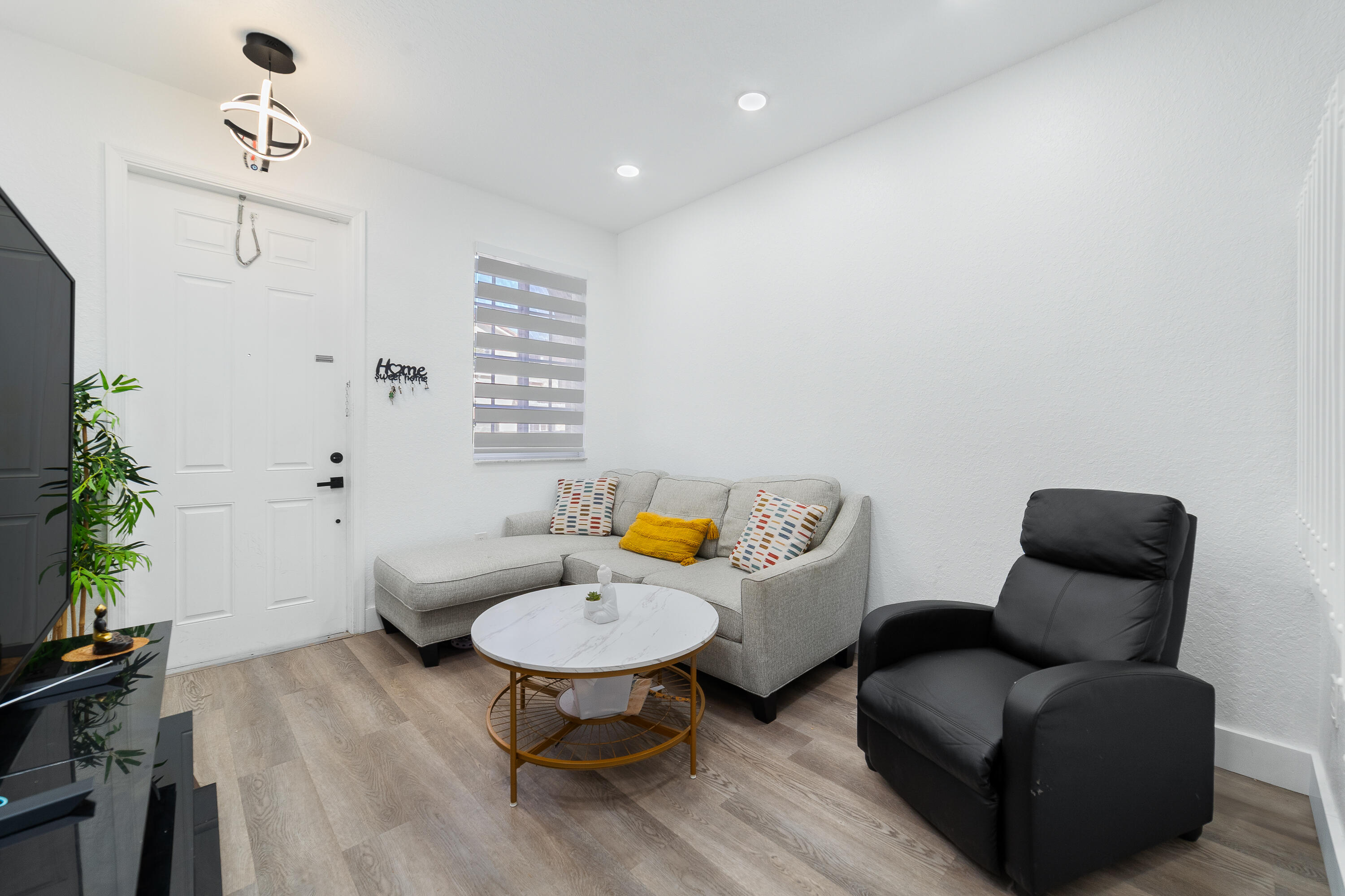 21105 NW 14th #4, Miami Gardens FL 33169