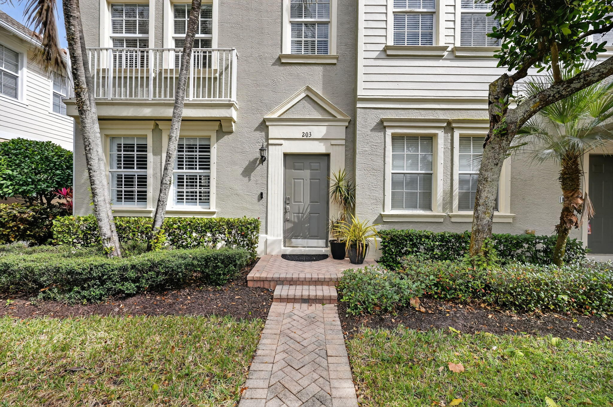 203 E Thatch Palm, Jupiter FL 33458