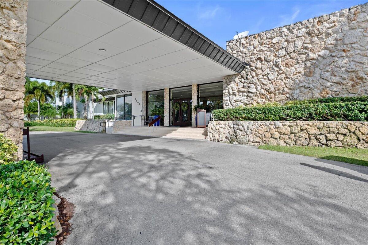 1338 Breakers West Boulevard, West Palm Beach FL 33411