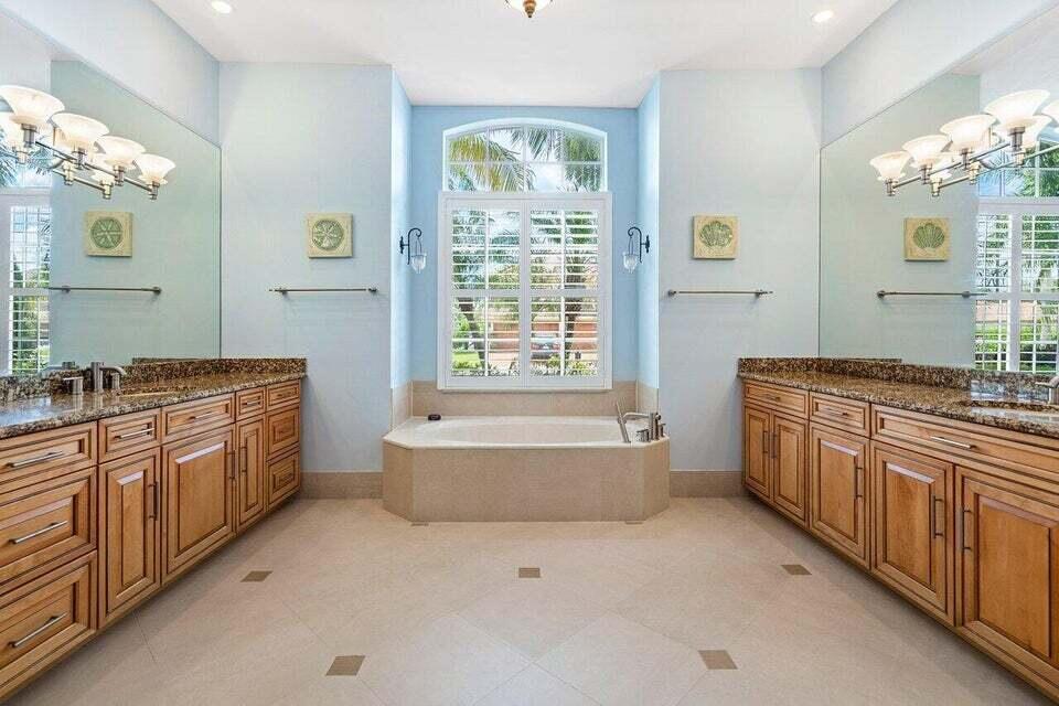 12437 Antille, Boca Raton FL 33428