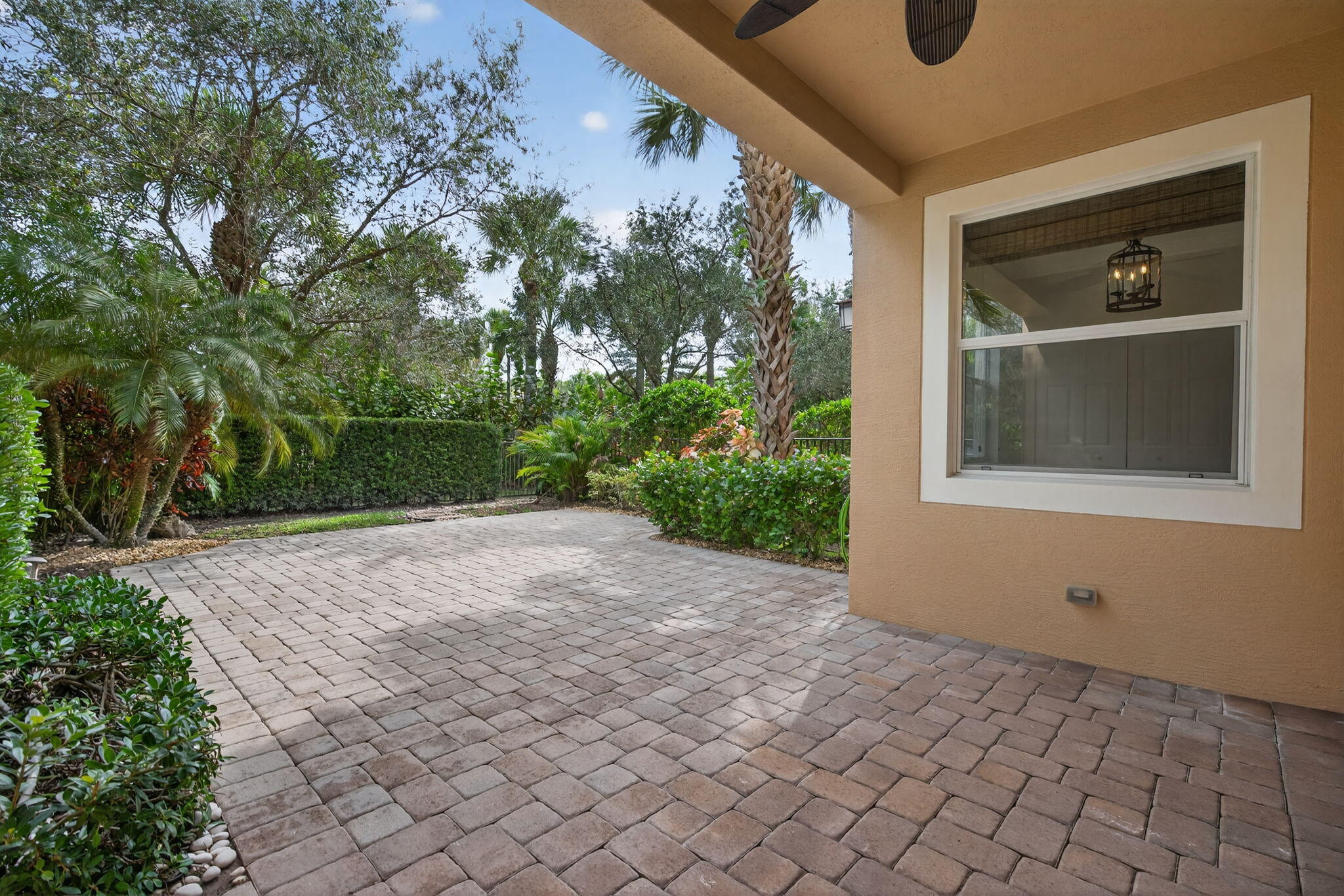 5072 Dulce, Palm Beach Gardens FL 33418