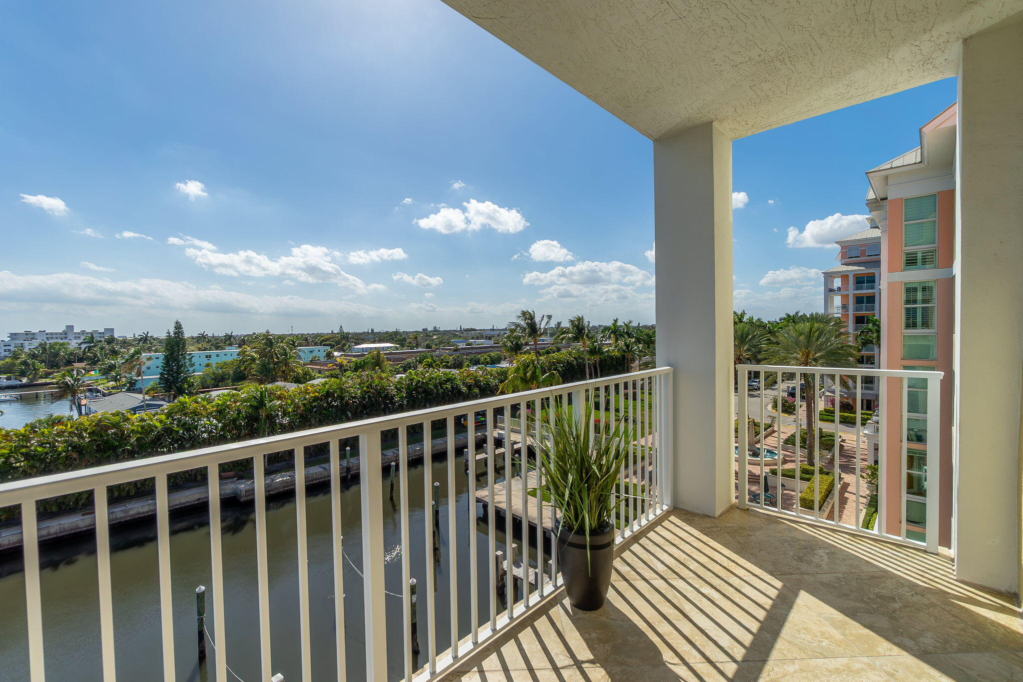 806 E Windward #524, Lantana FL 33462
